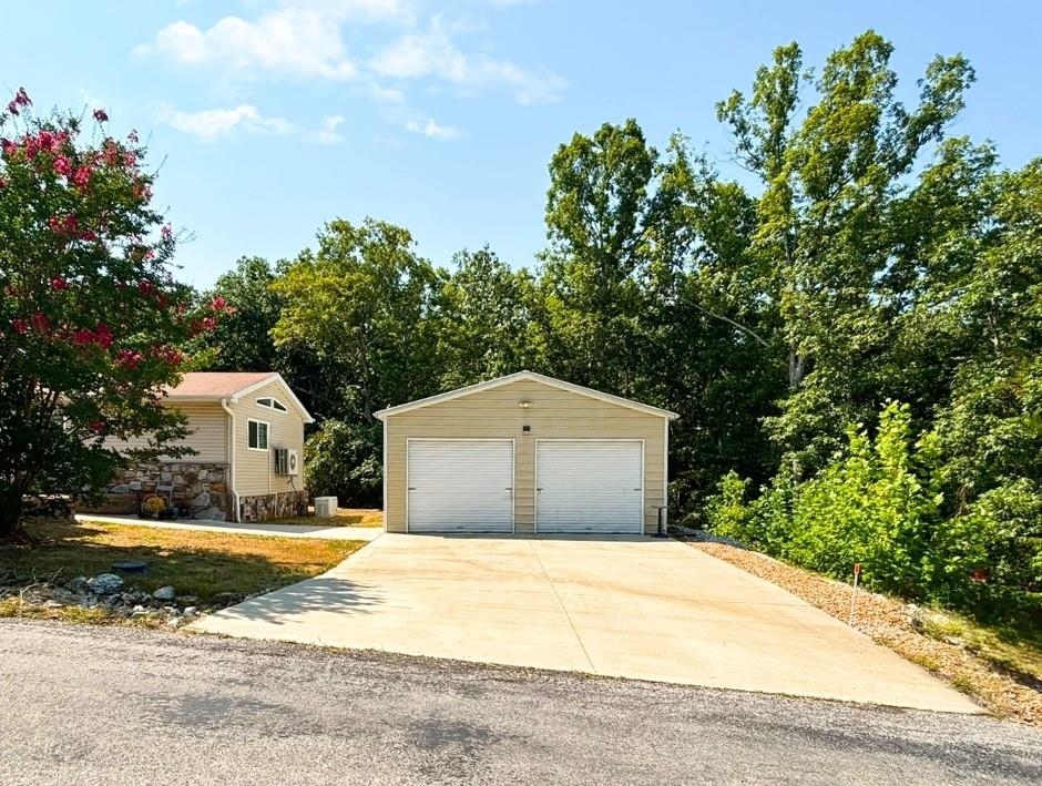 10 Algonquin Circle Property Photo 2