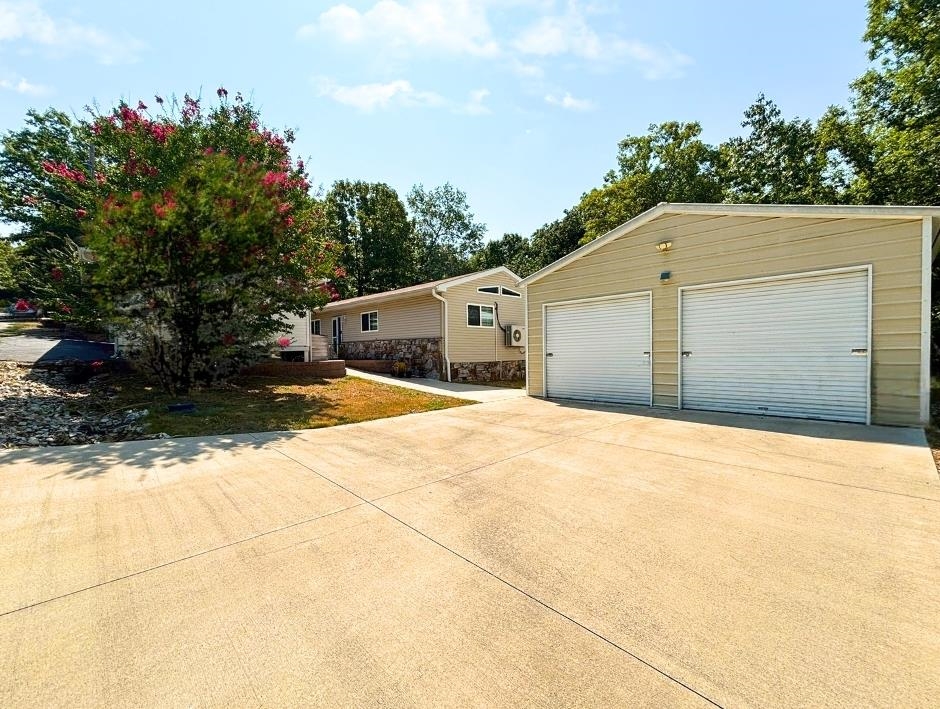 10 Algonquin Circle Property Photo 3