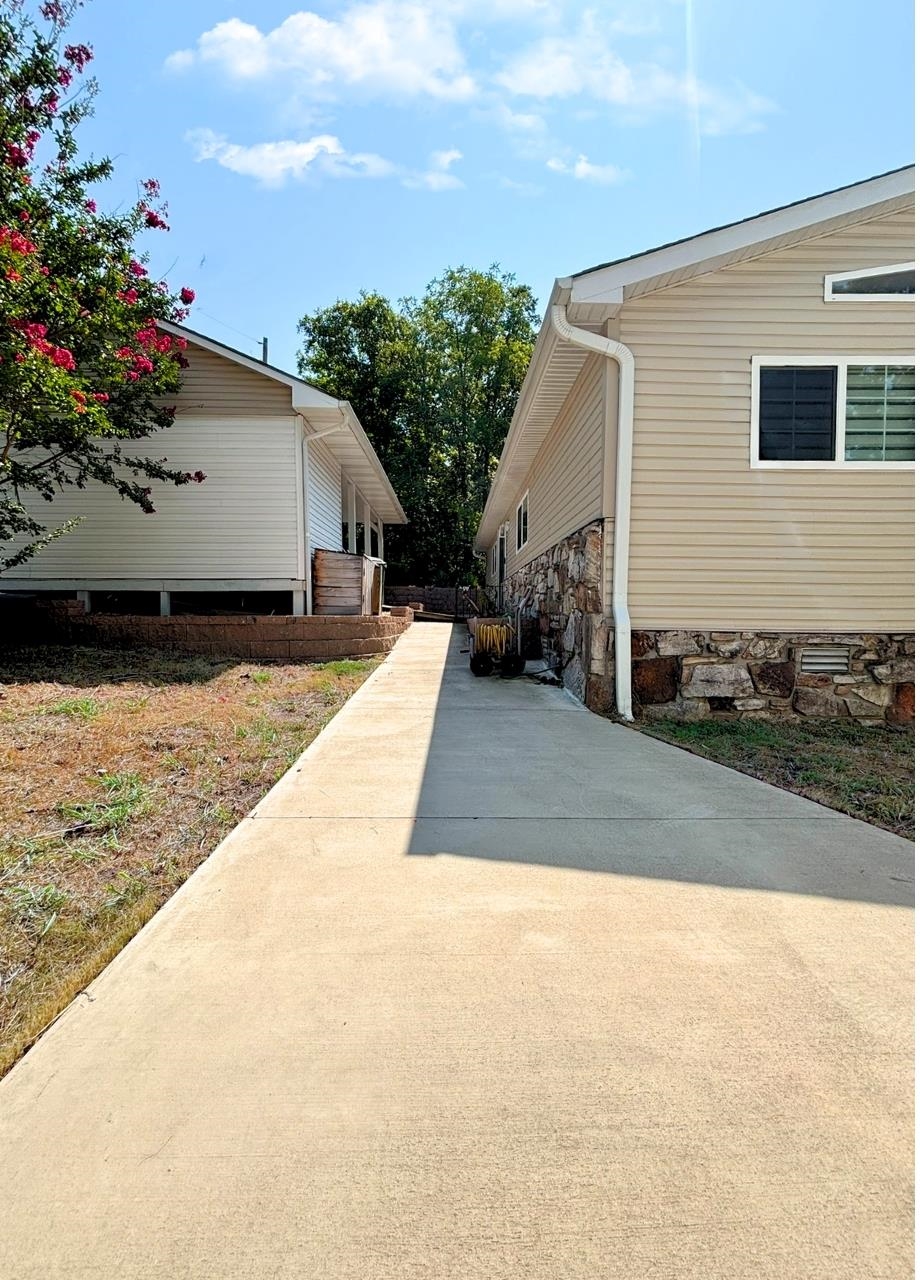10 Algonquin Circle Property Photo 6