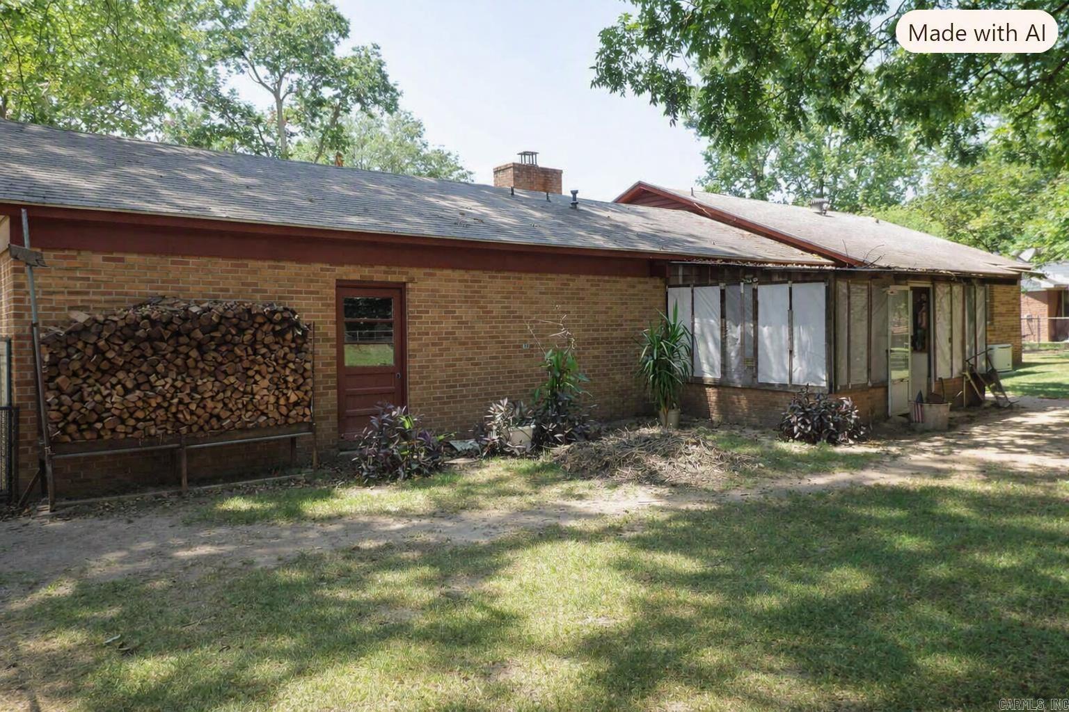 911 S Trotter Street Property Photo 4