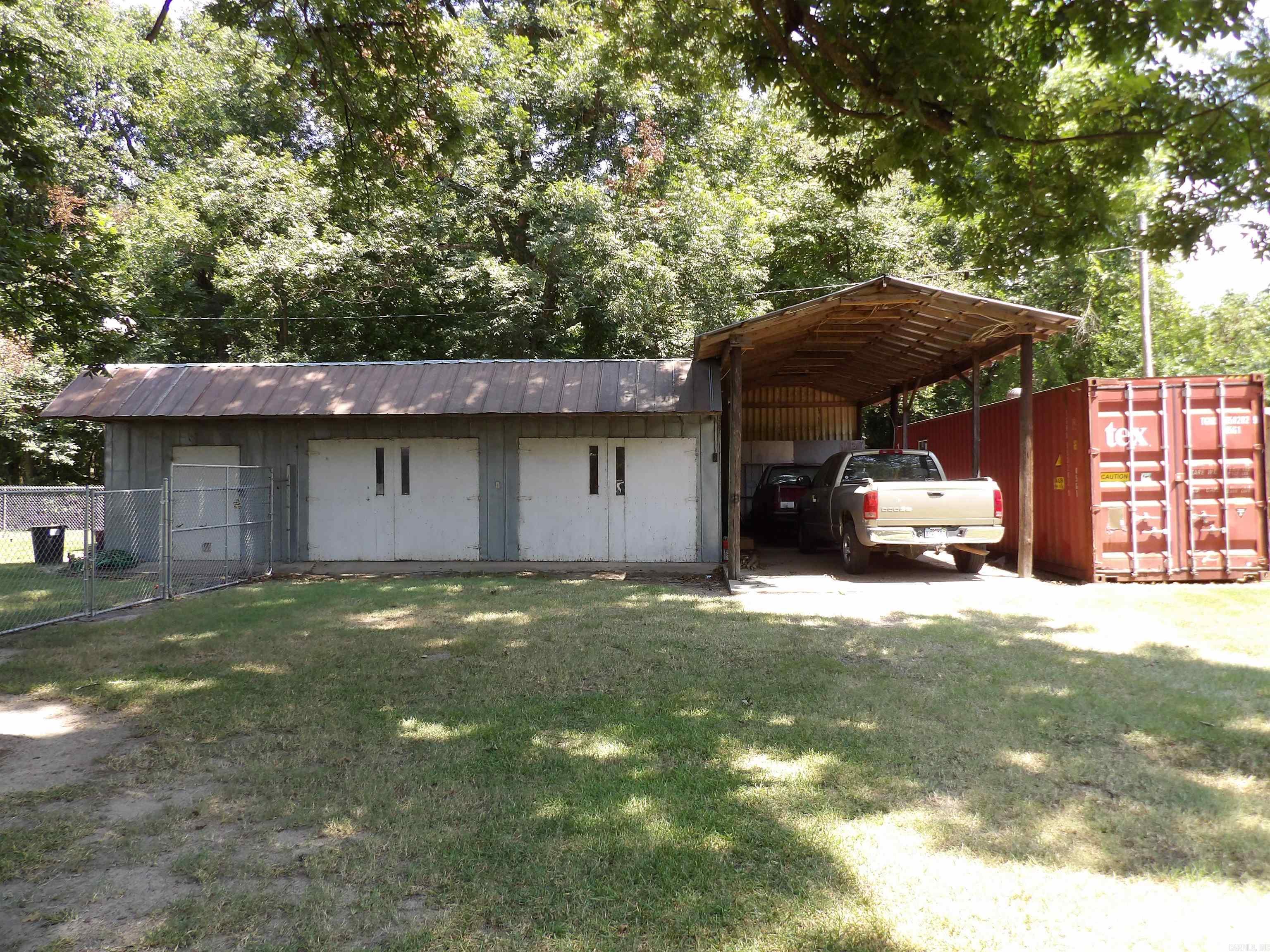 911 S Trotter Street Property Photo 6