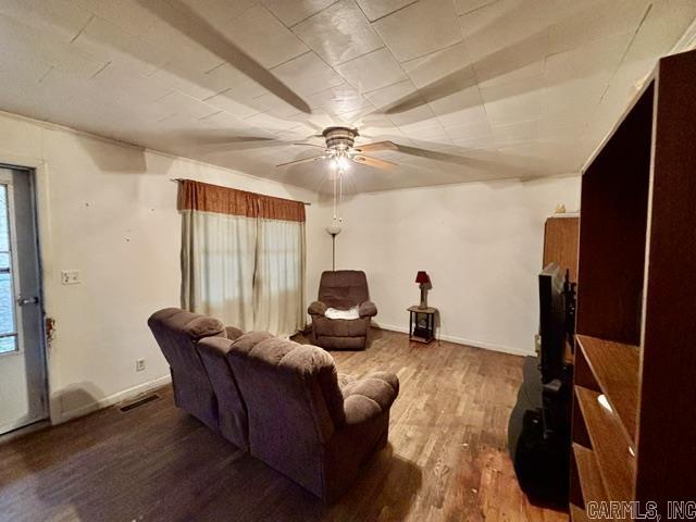 605 Ridgecrest Property Photo 4