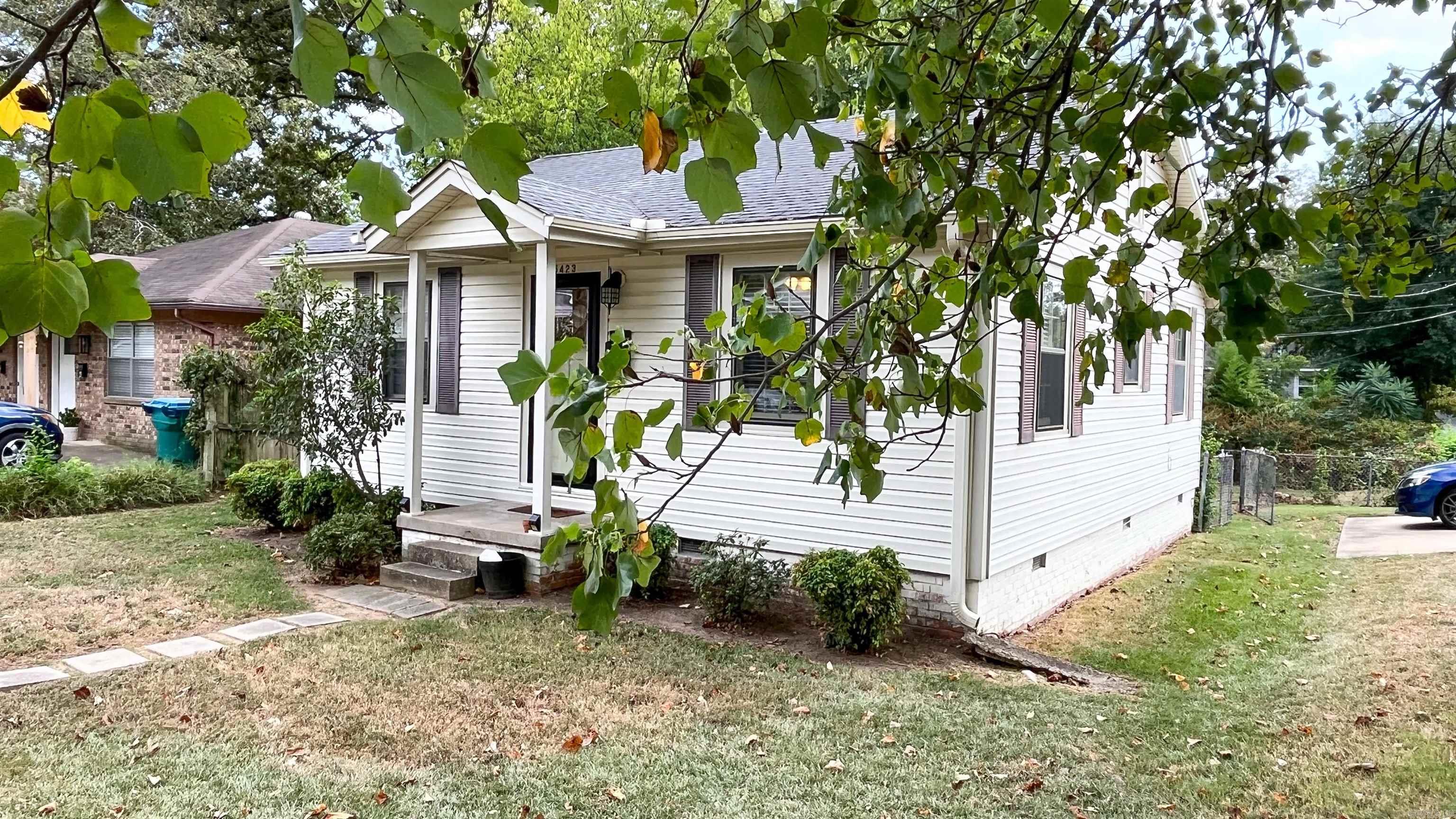 5423 C Street Property Photo 2