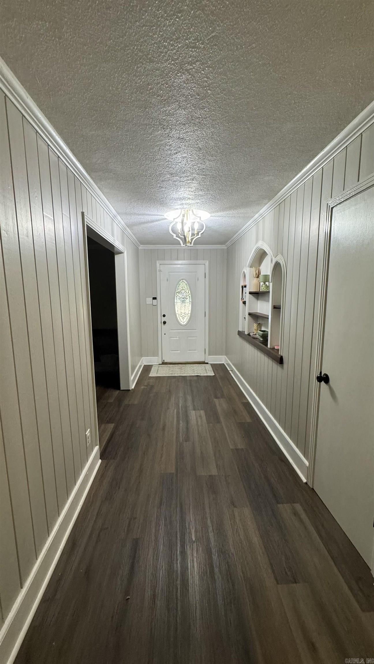 526 E 47th Property Photo 3