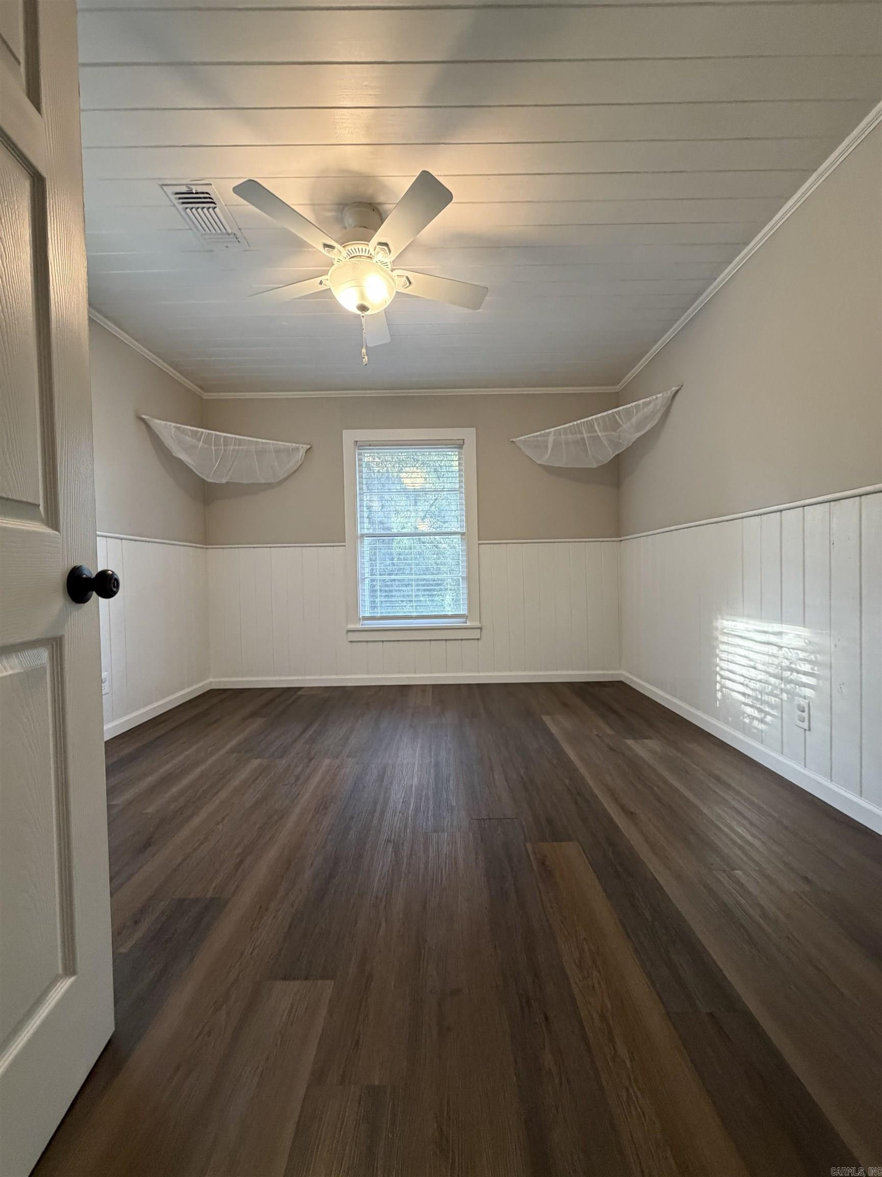 526 E 47th Property Photo 14