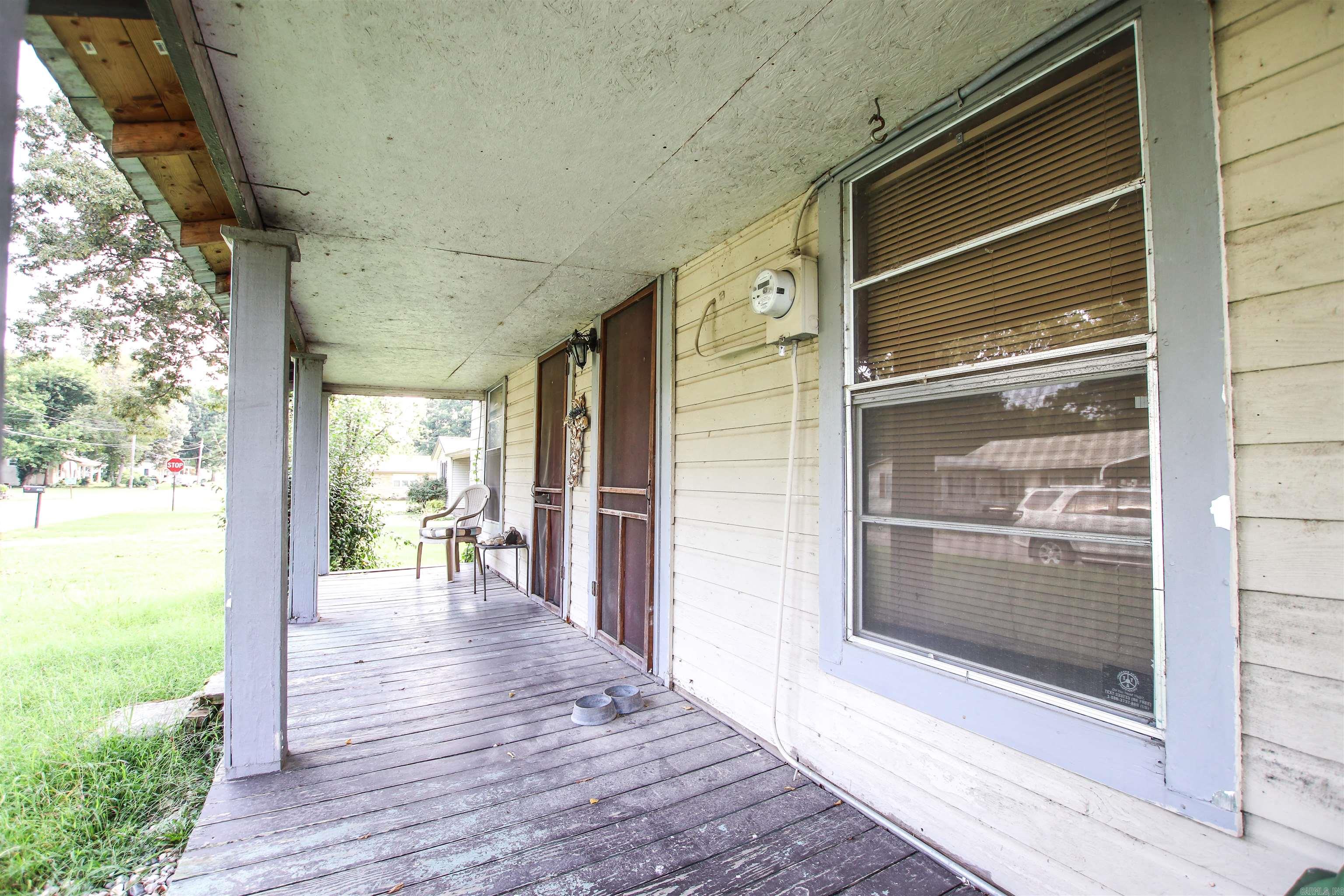 411 Sw Lawrence St Property Photo 3