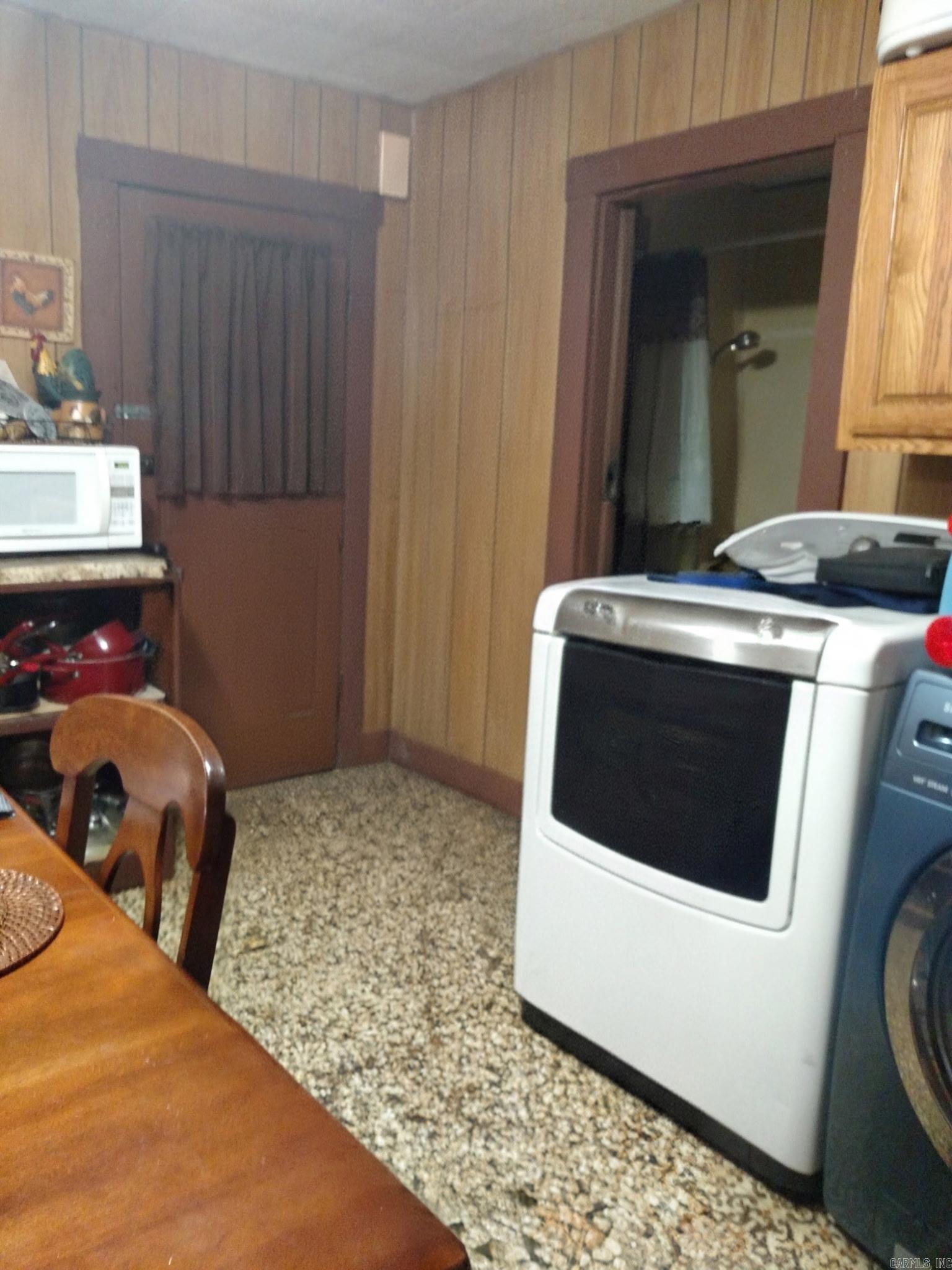 411 Sw Lawrence St Property Photo 8