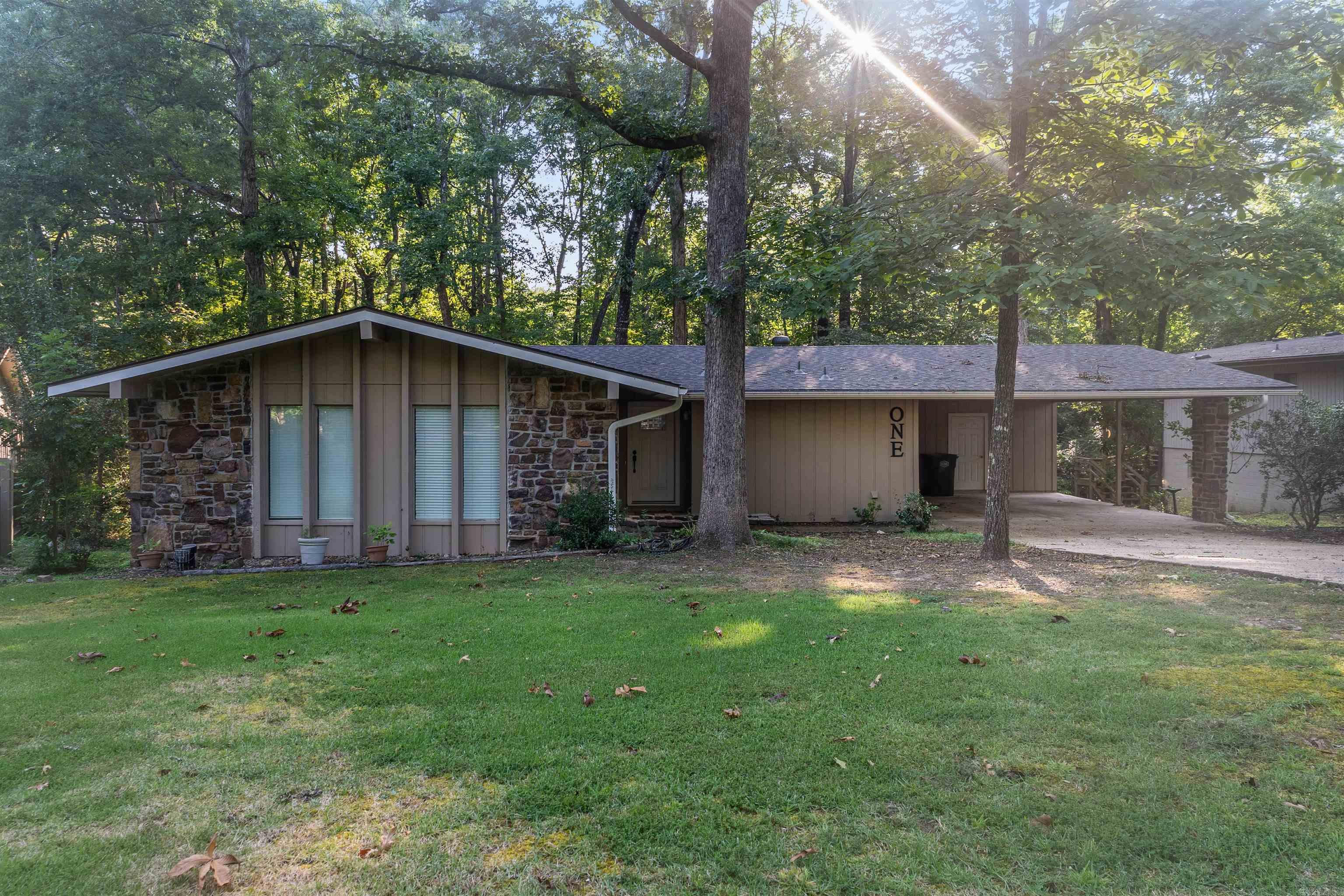 1 Torres Place Property Photo 1