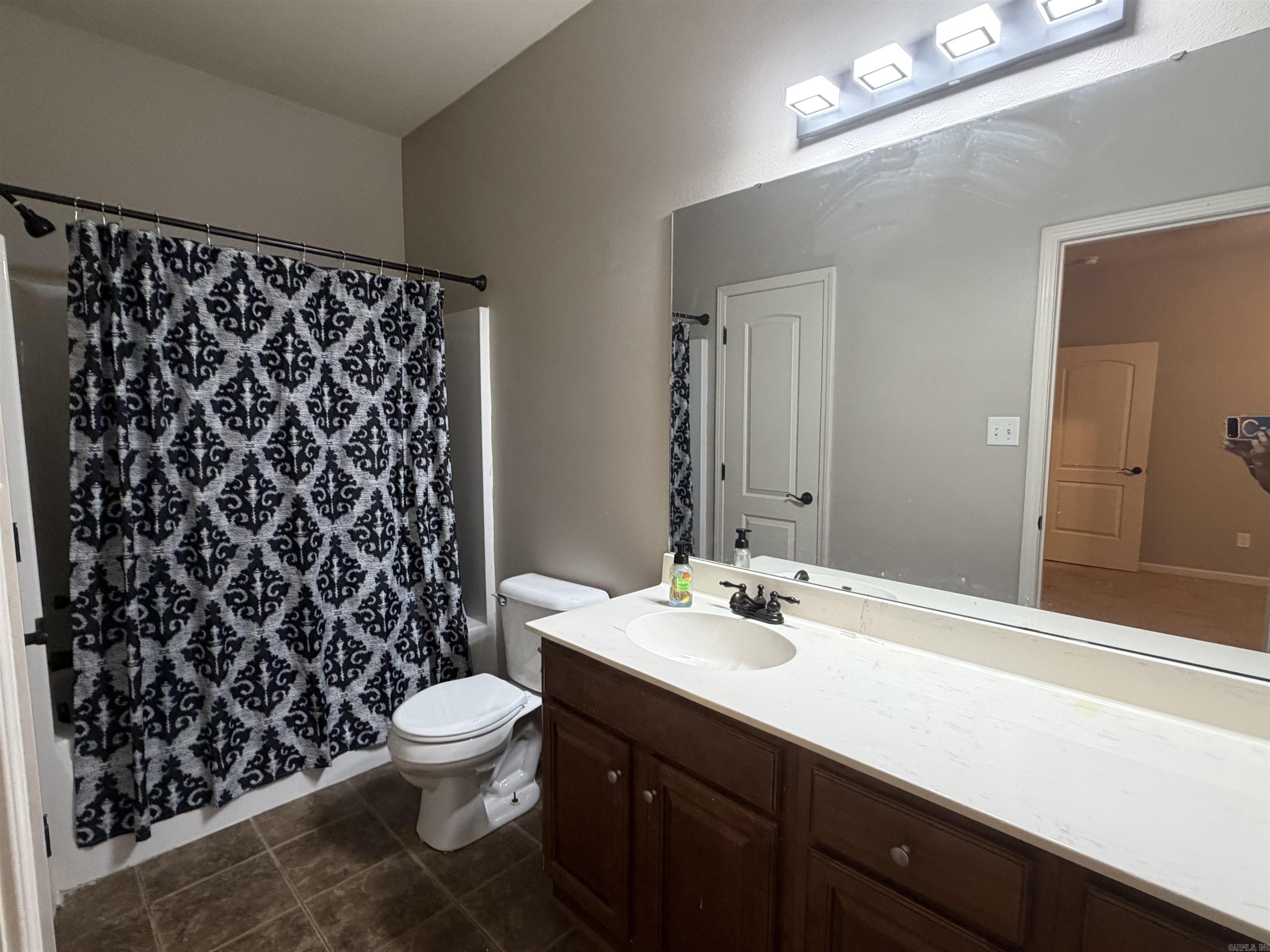 14 Ponds Edge Lane Property Photo 19