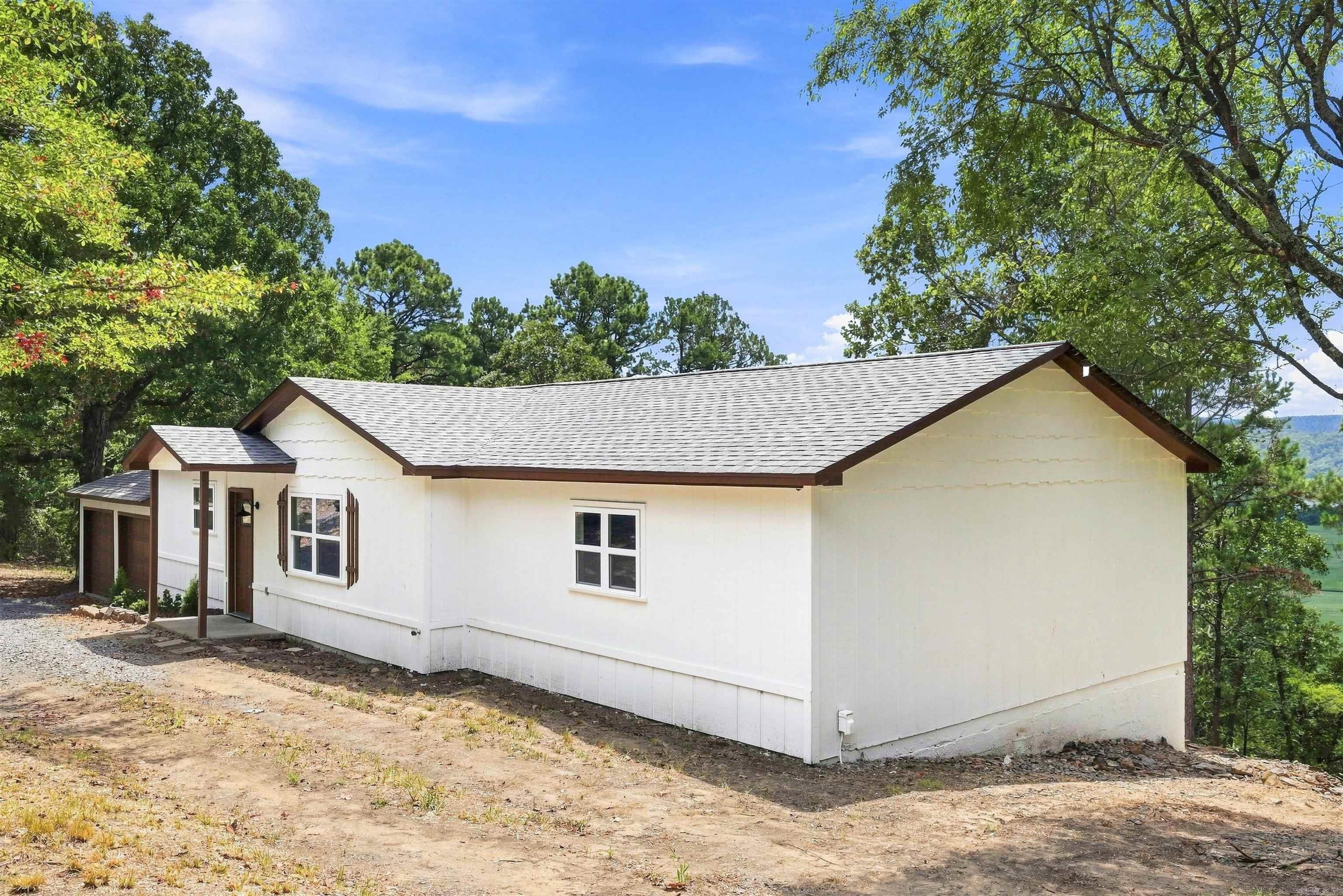 63 Jones Hill Lane Property Photo 3