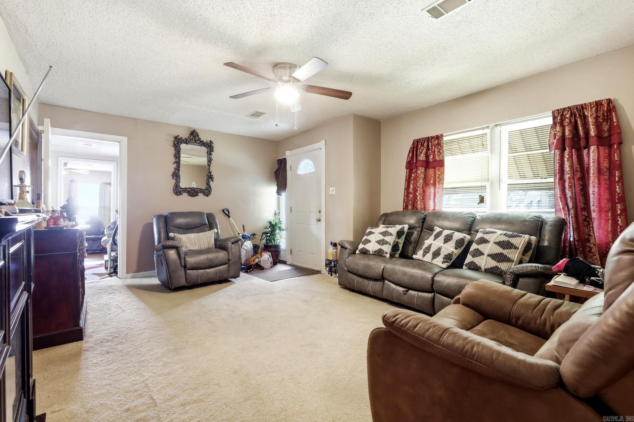 35 Neal Place Property Photo 5