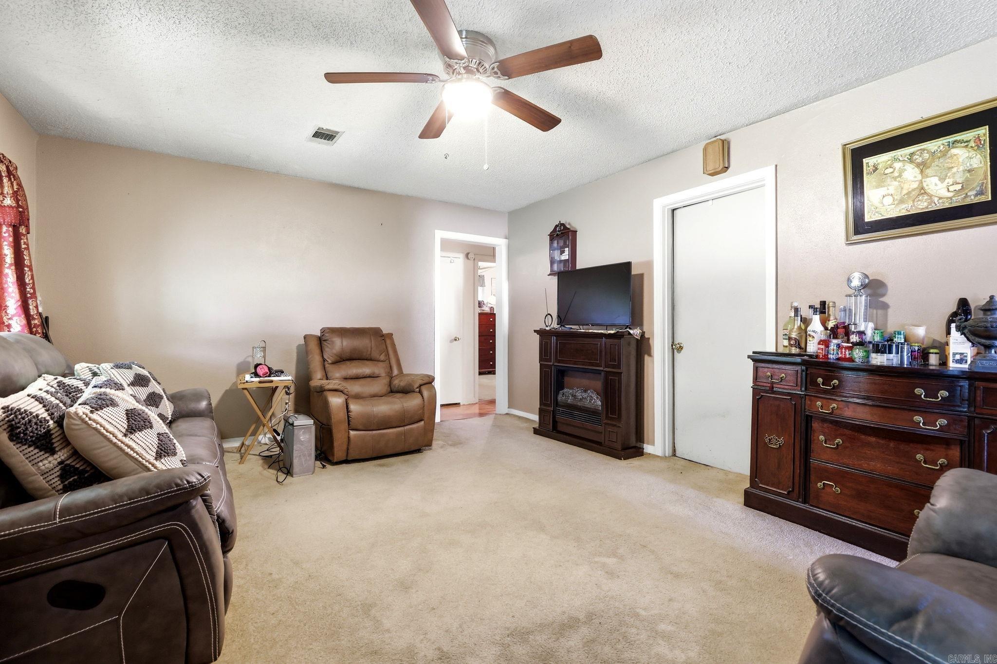 35 Neal Place Property Photo 6