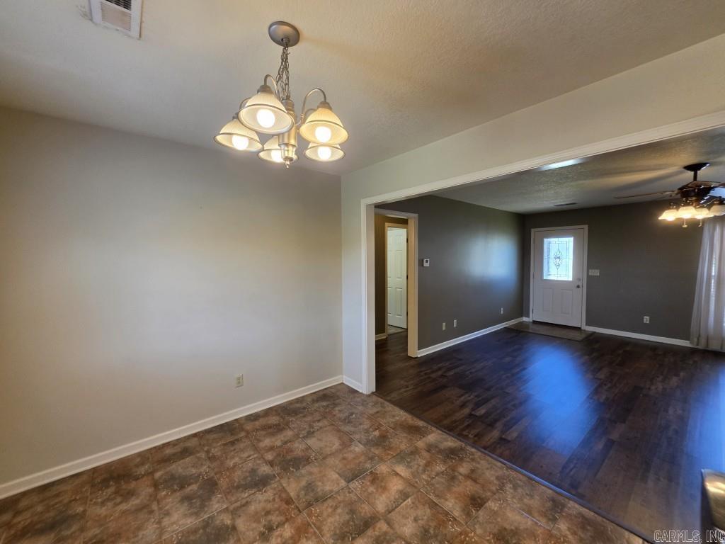 1325 Cherokee St Property Photo 7