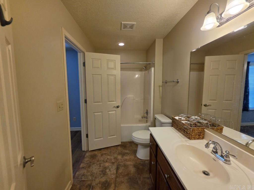 1325 Cherokee St Property Photo 13