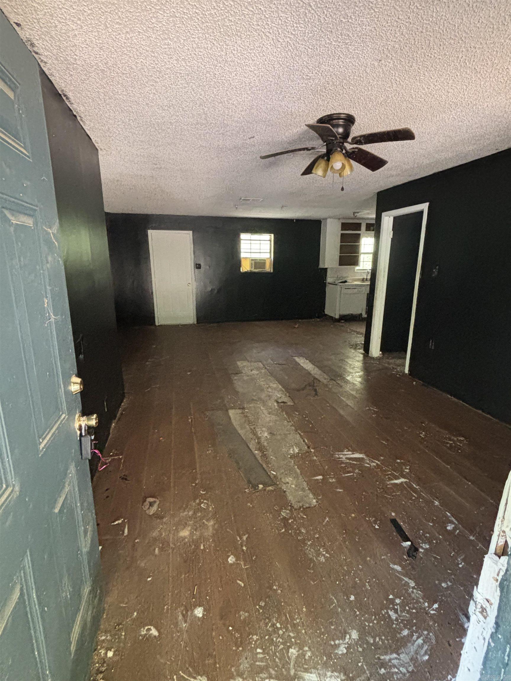 4200 Sundown Lane Property Photo 7