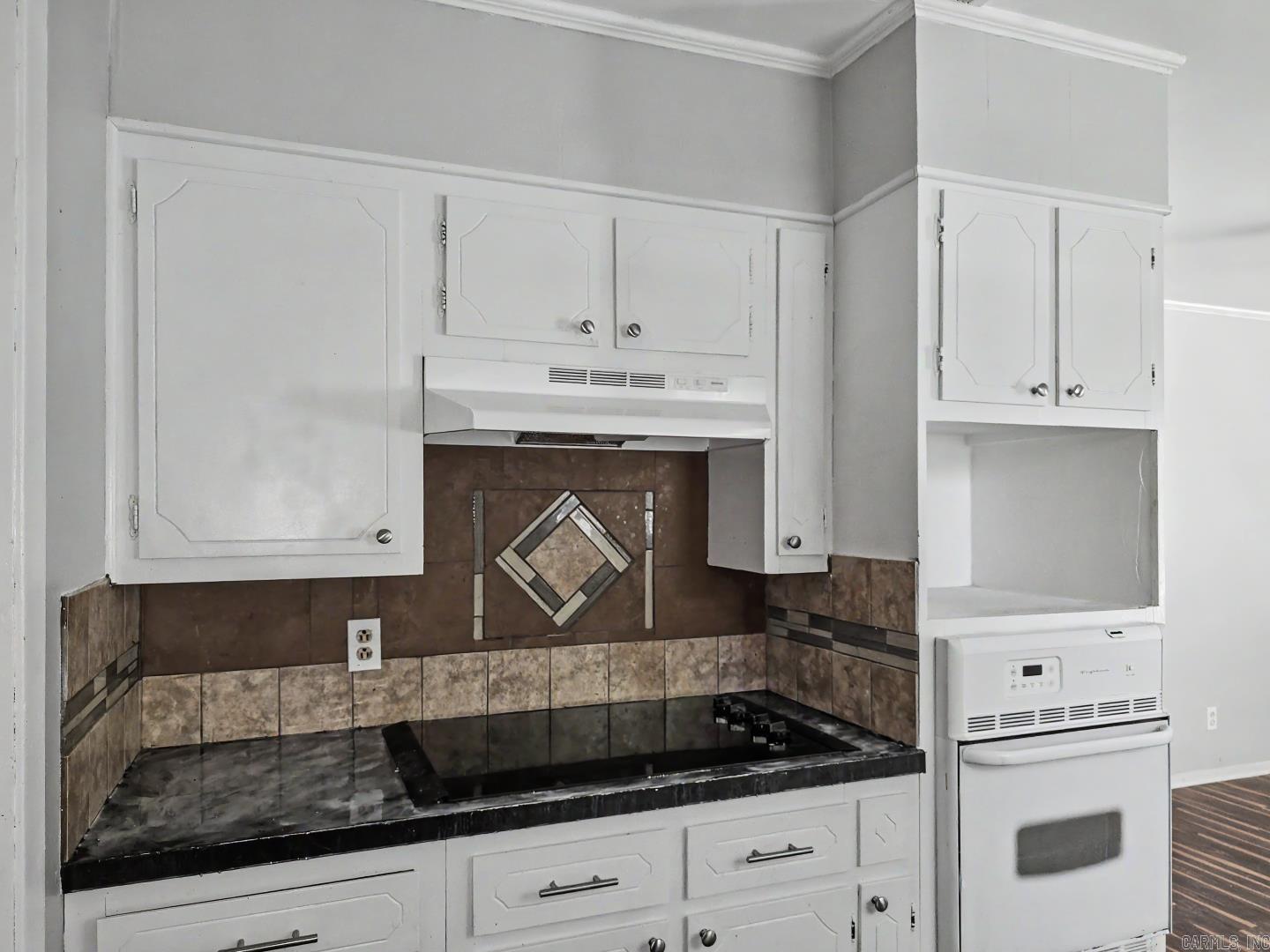 2907 Case Street Property Photo 9