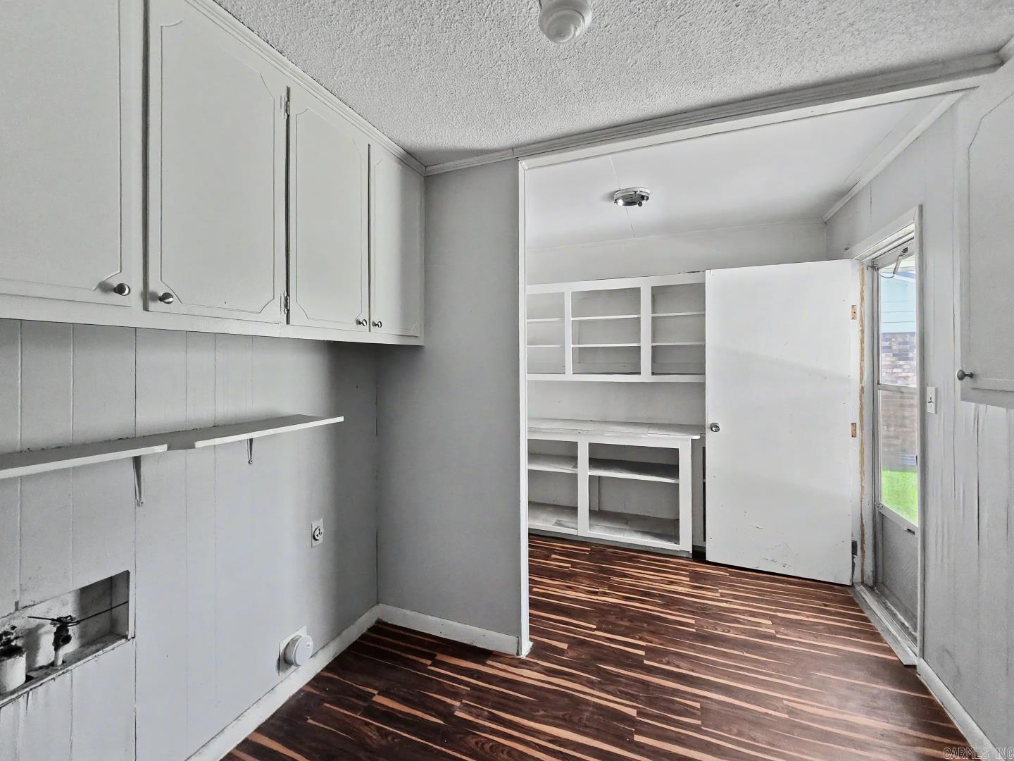 2907 Case Street Property Photo 11