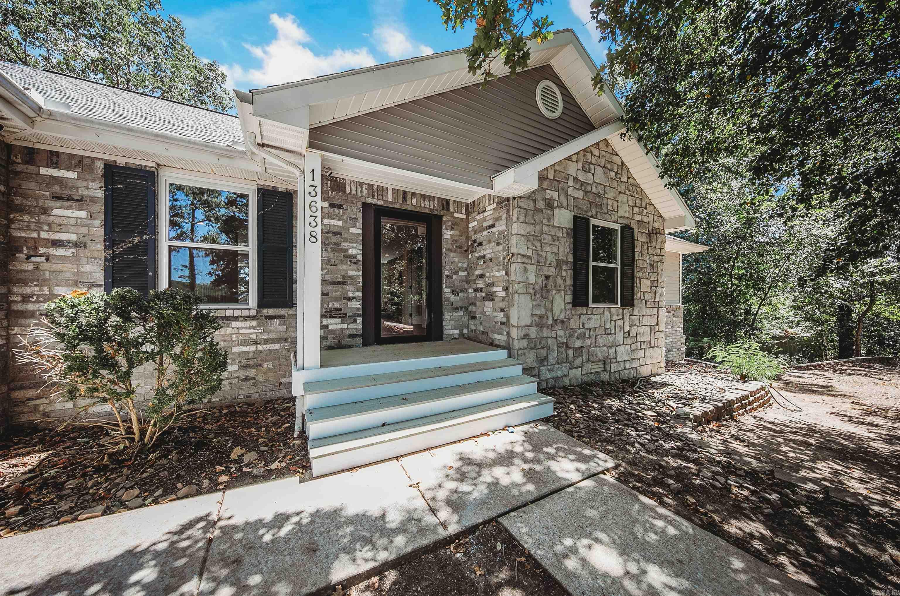 13638 Spring Road Property Photo 1