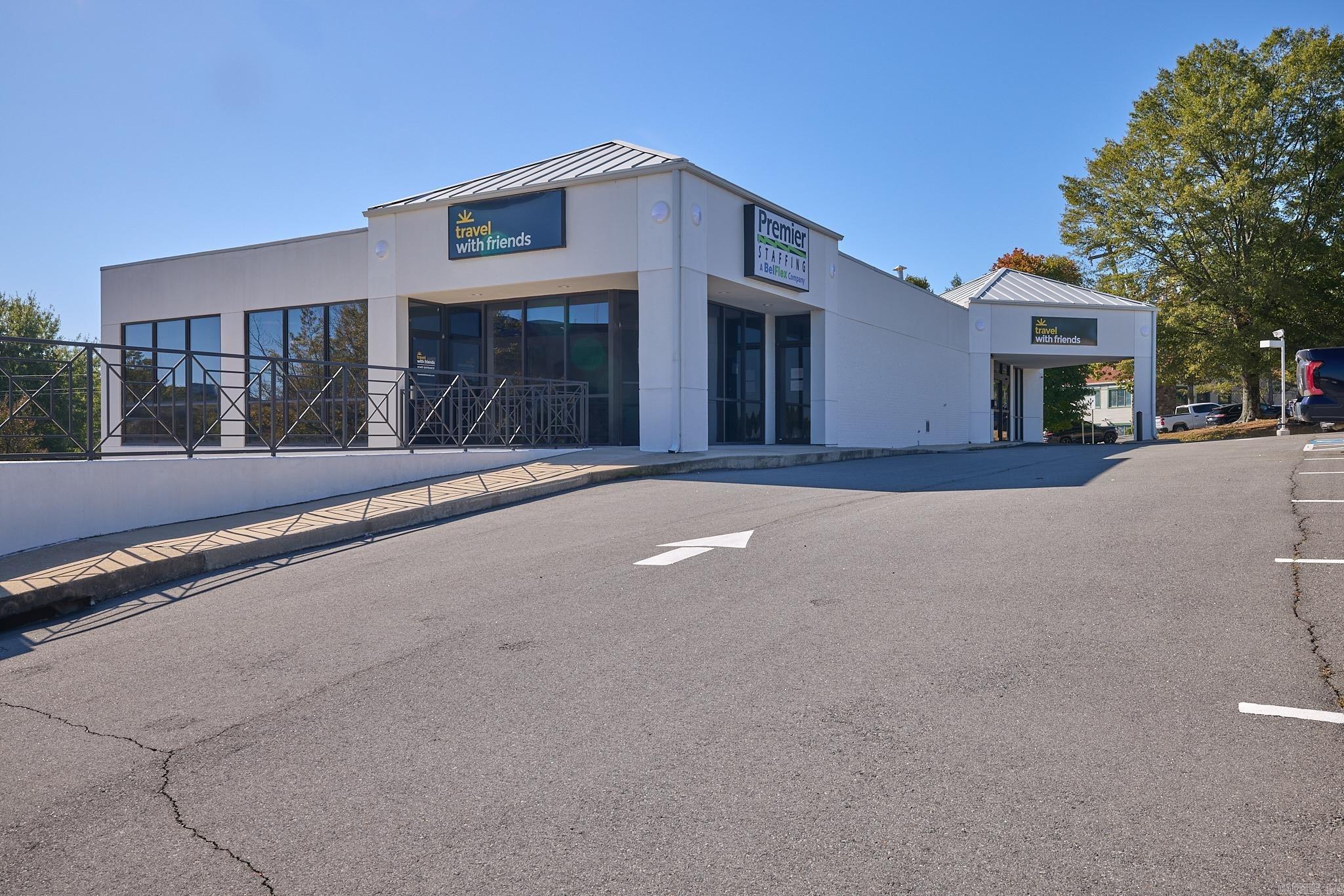 10901 Financial Centre Parkway Property Photo 1