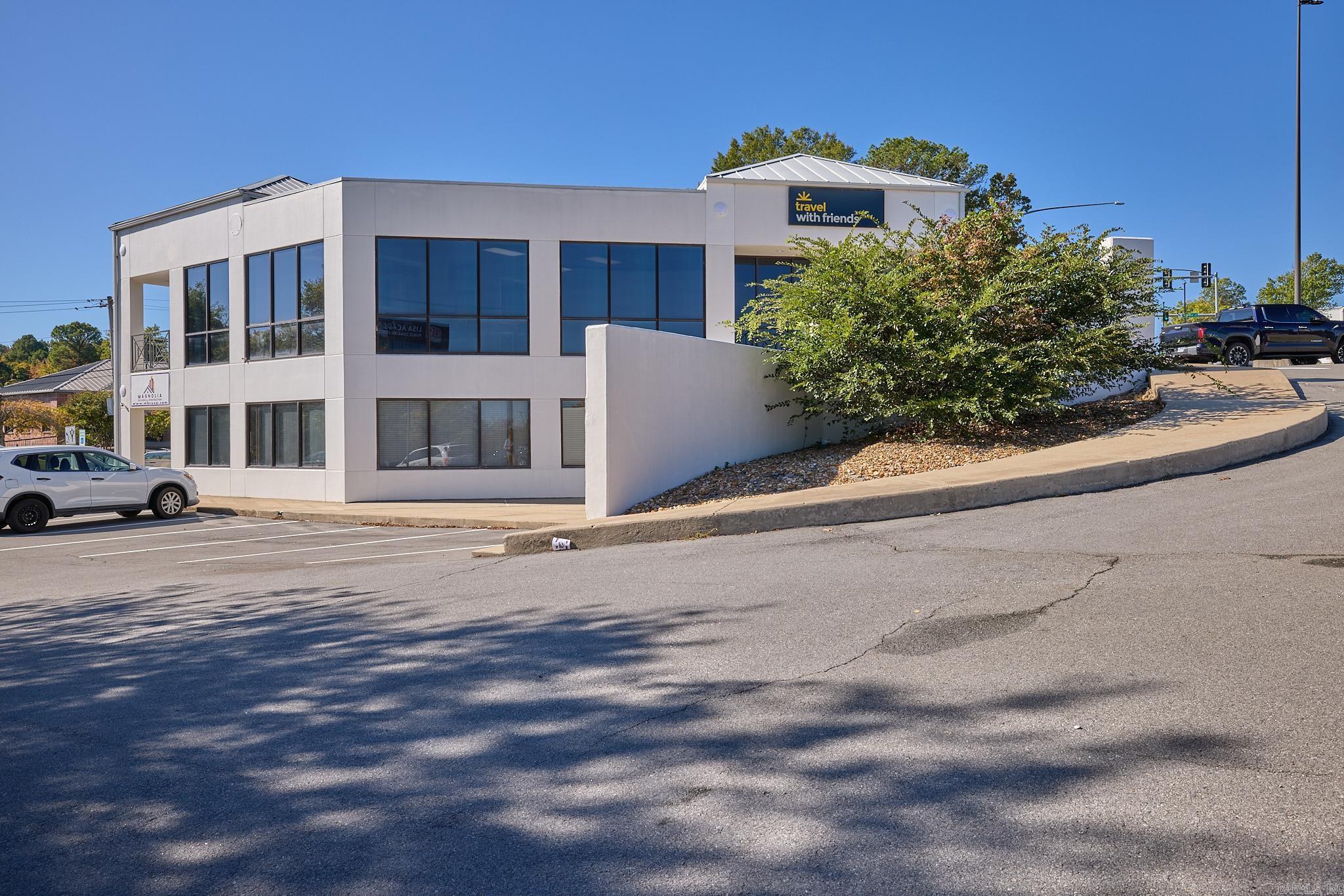 10901 Financial Centre Parkway Property Photo 2