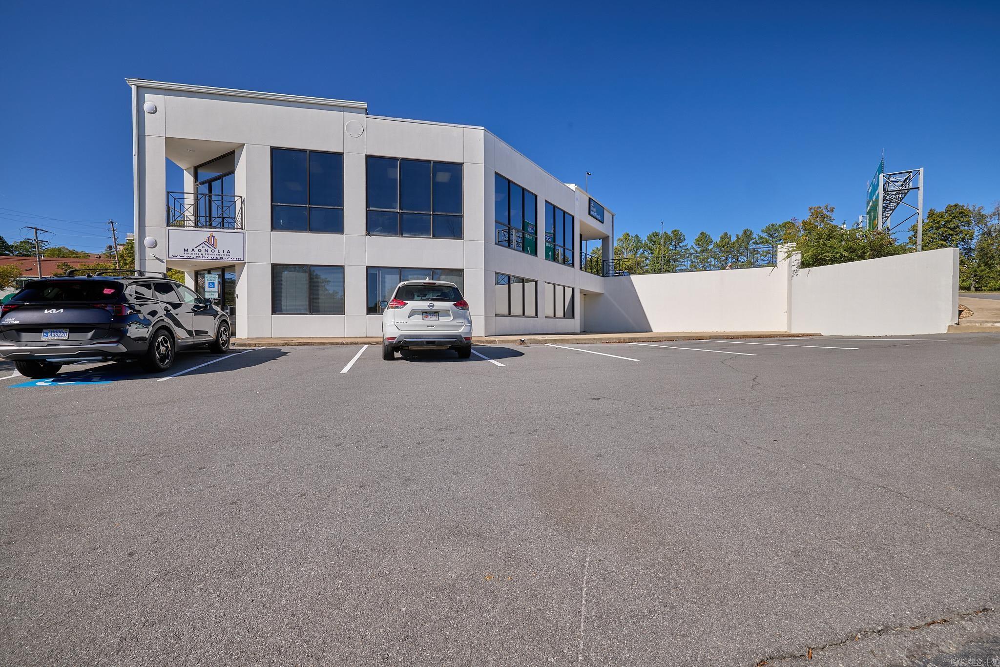 10901 Financial Centre Parkway Property Photo 3