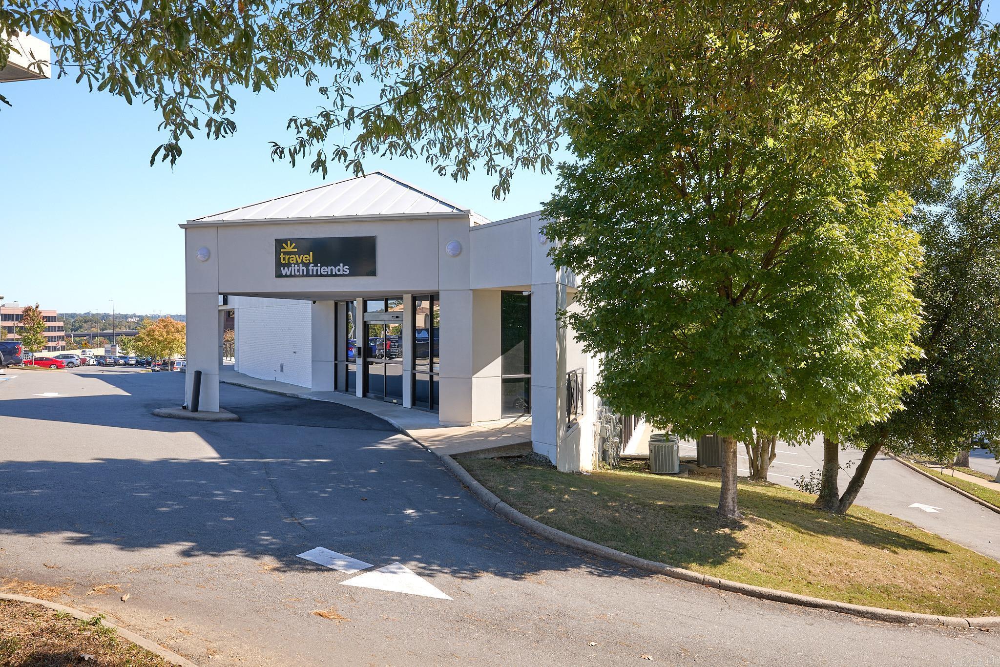 10901 Financial Centre Parkway Property Photo 6