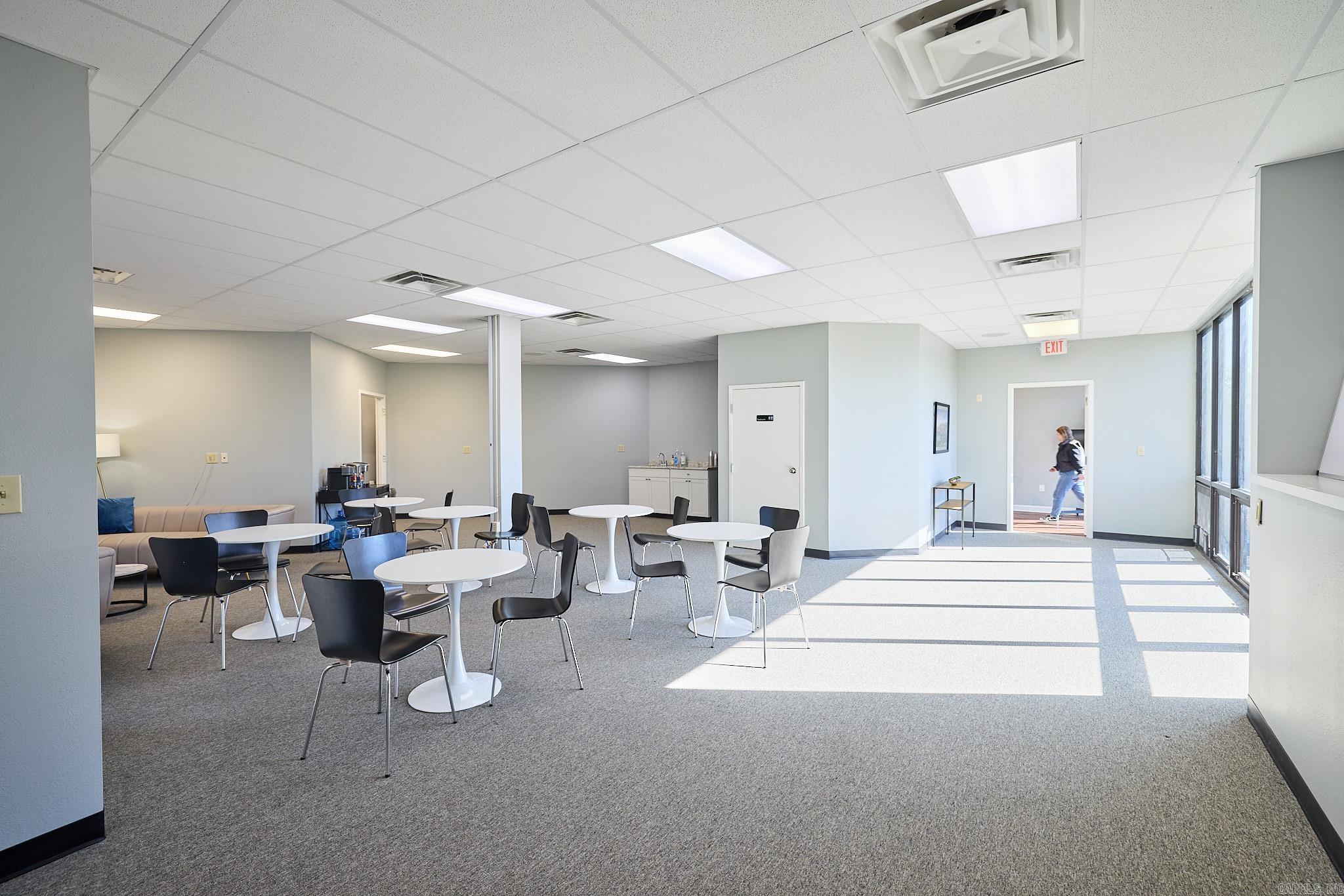 10901 Financial Centre Parkway Property Photo 10