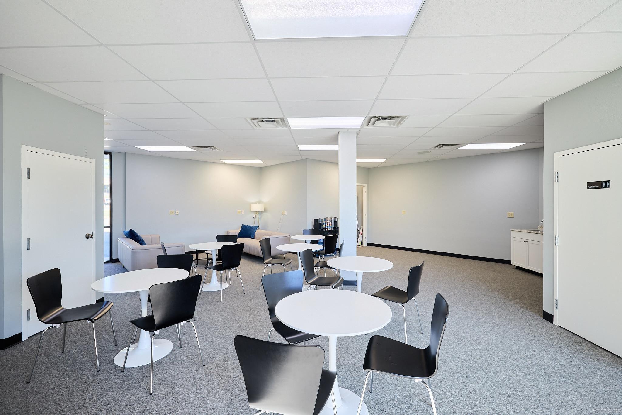 10901 Financial Centre Parkway Property Photo 11
