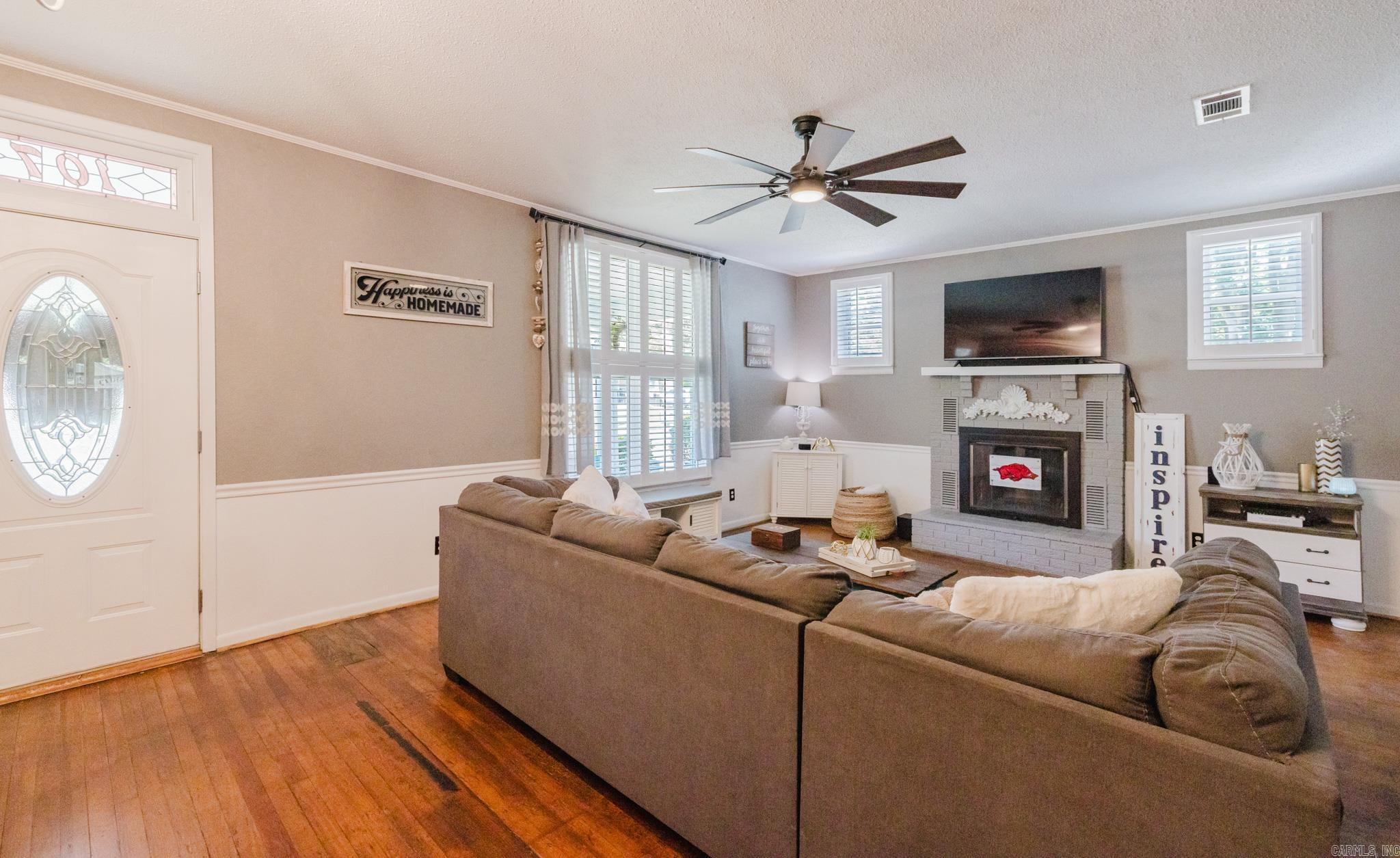 107 E Sullenberger Avenue Property Photo 6
