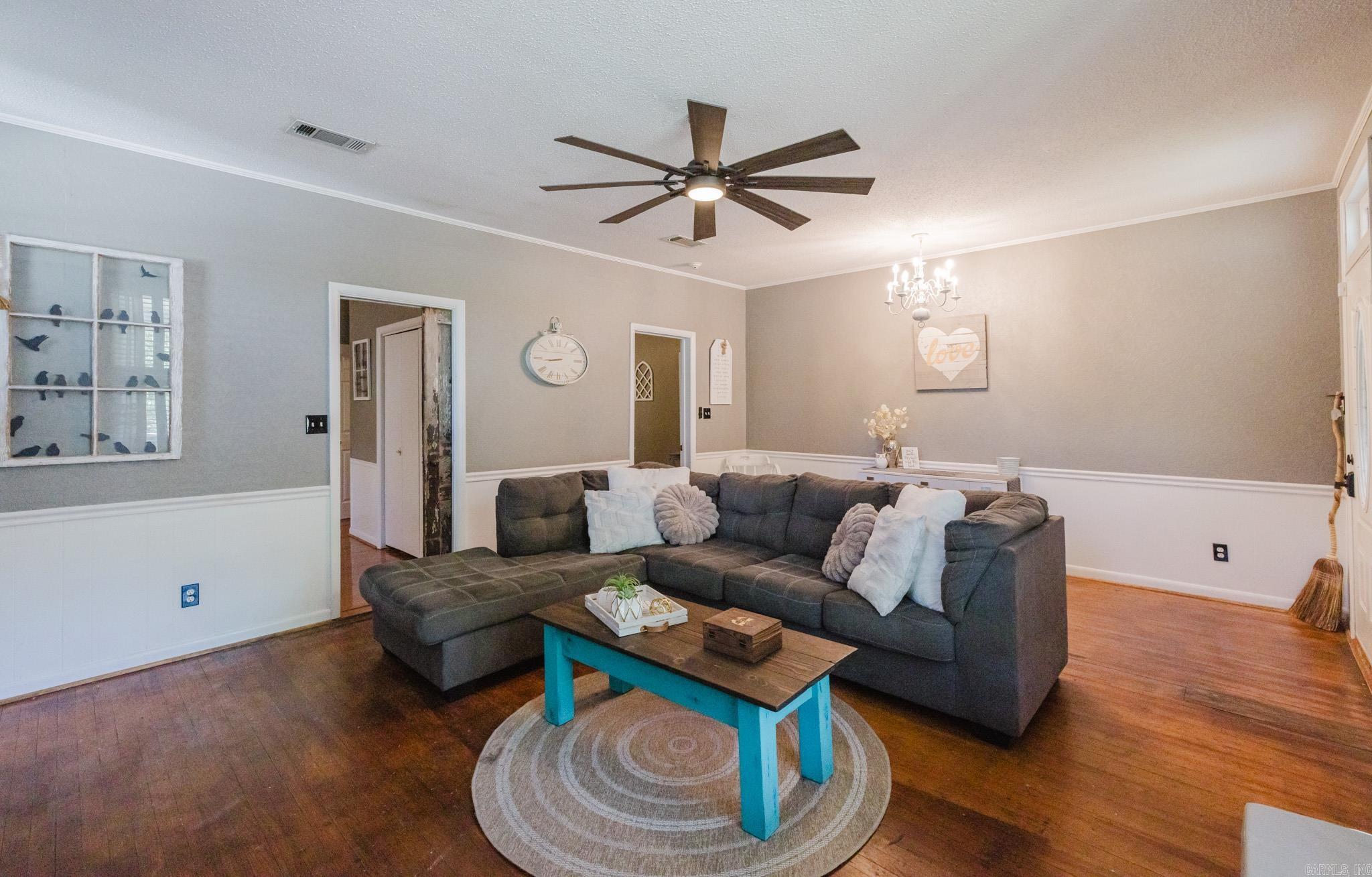 107 E Sullenberger Avenue Property Photo 8