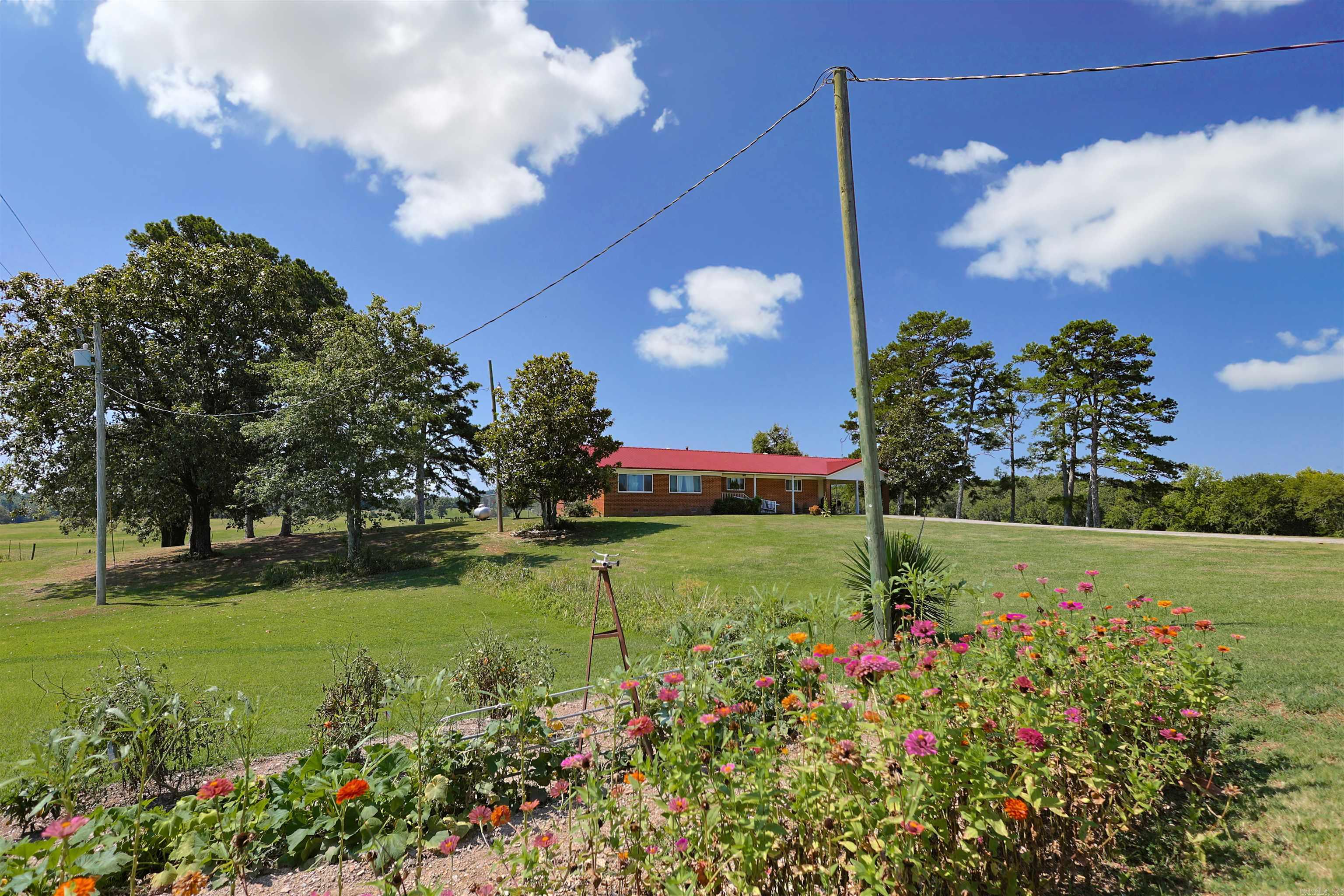 1007 Murphy Road Property Photo 3