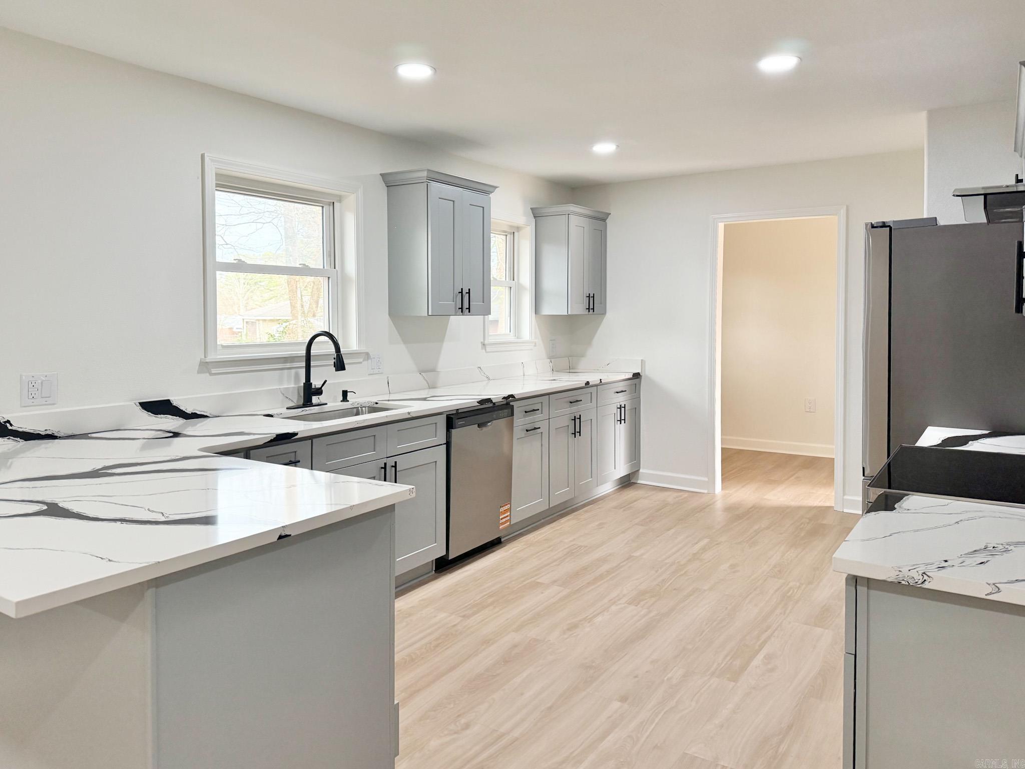 2818 Sylvia Street Property Photo 6