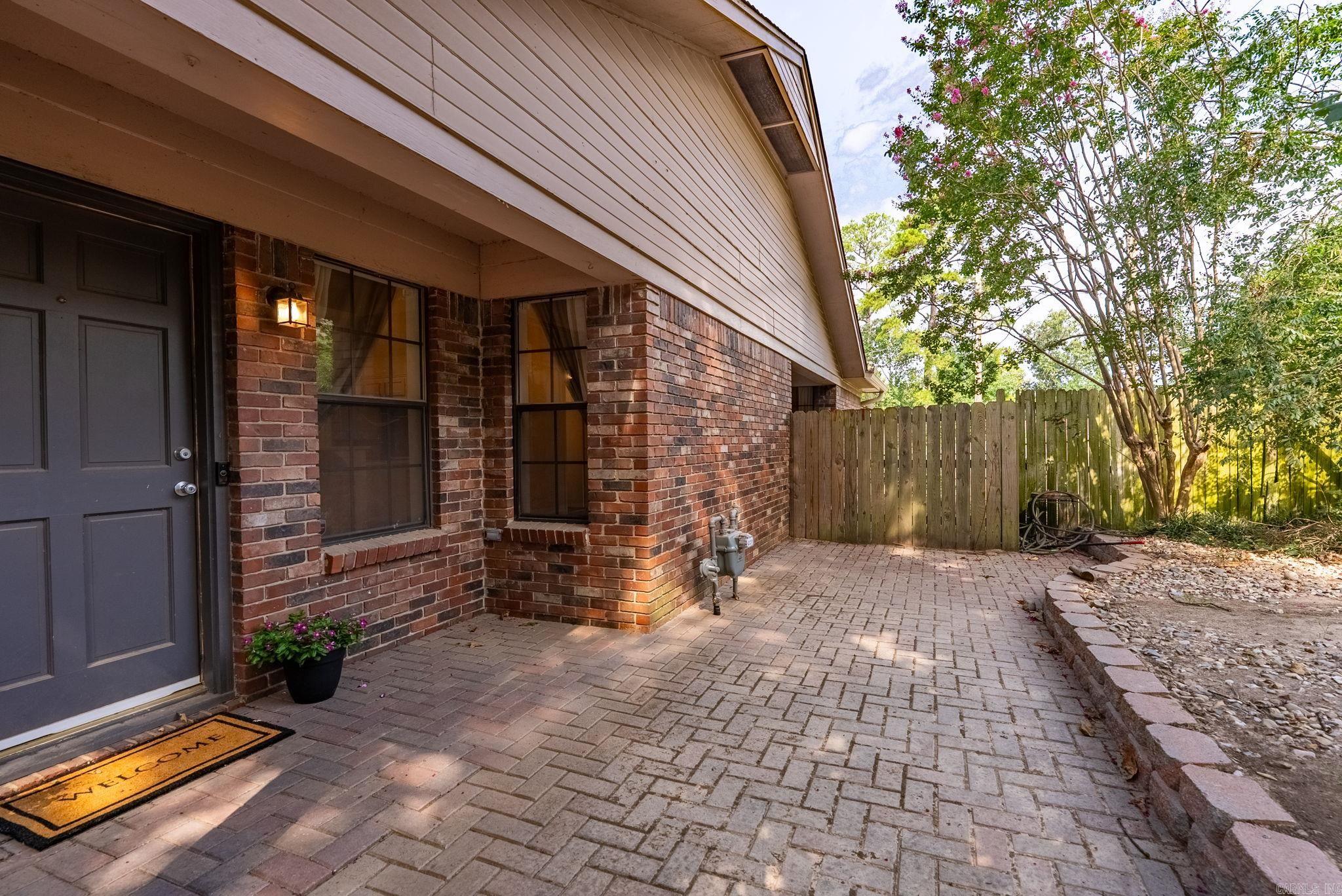 30 Woodlore Circle Property Photo 6