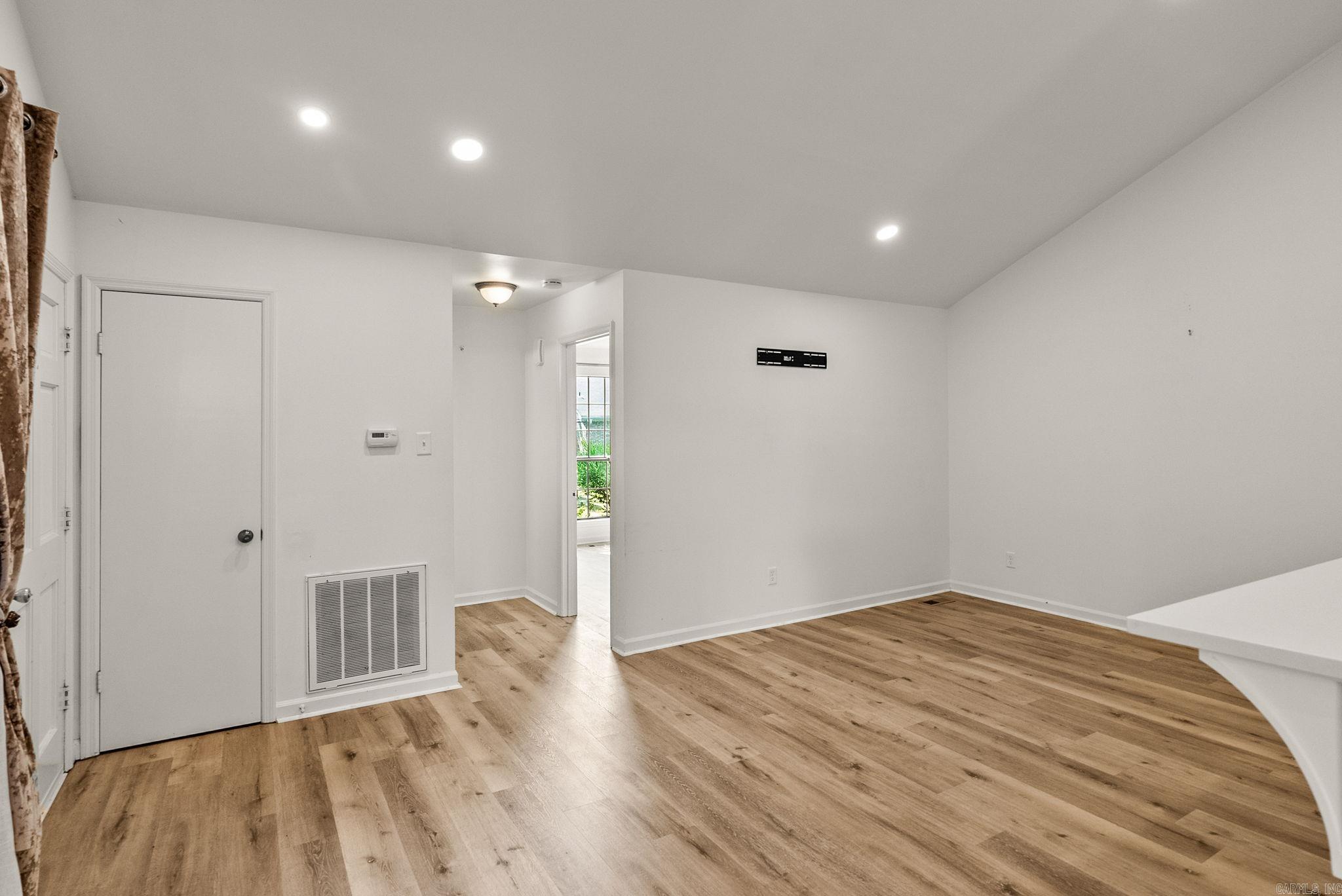 30 Woodlore Circle Property Photo 13