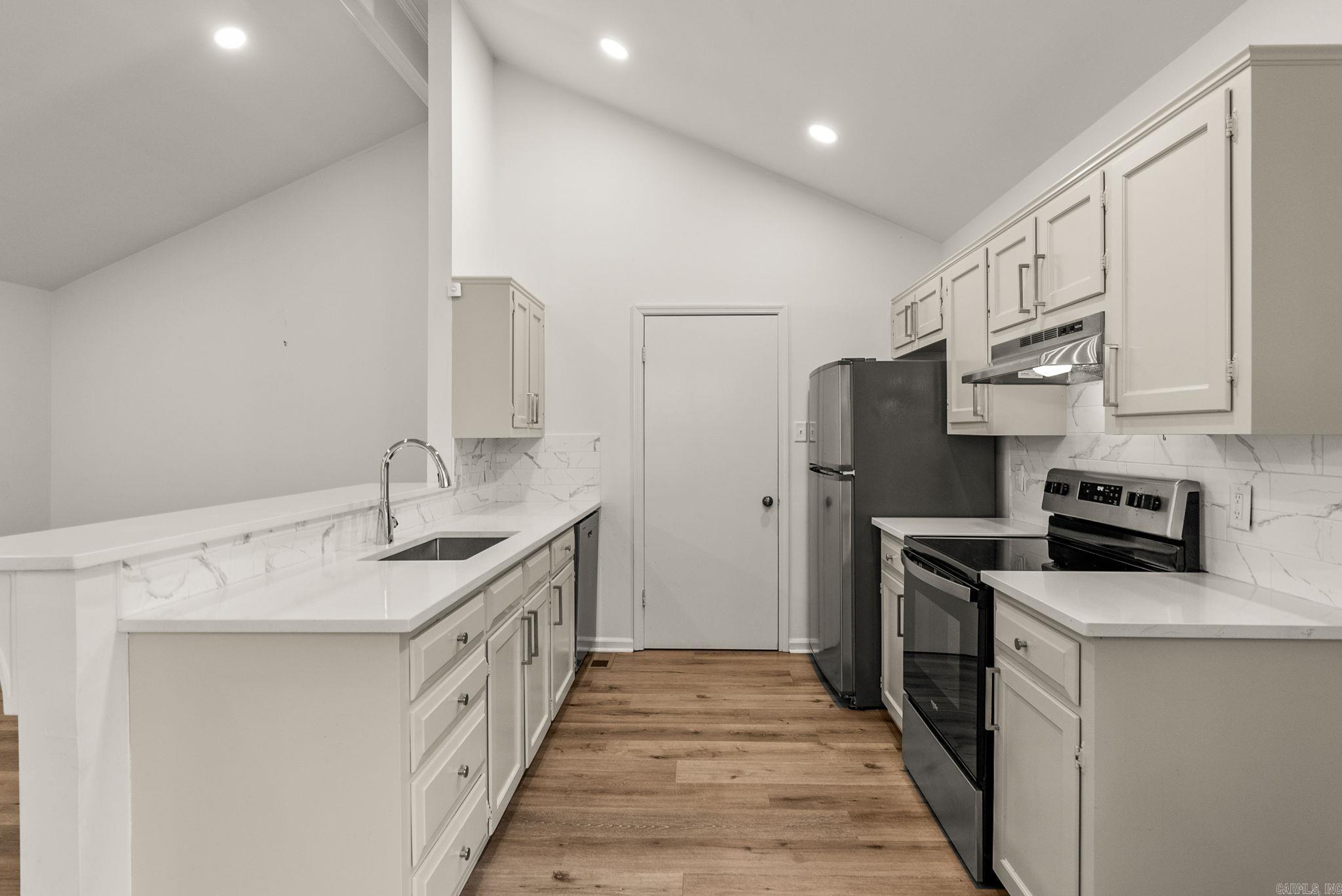 30 Woodlore Circle Property Photo 14