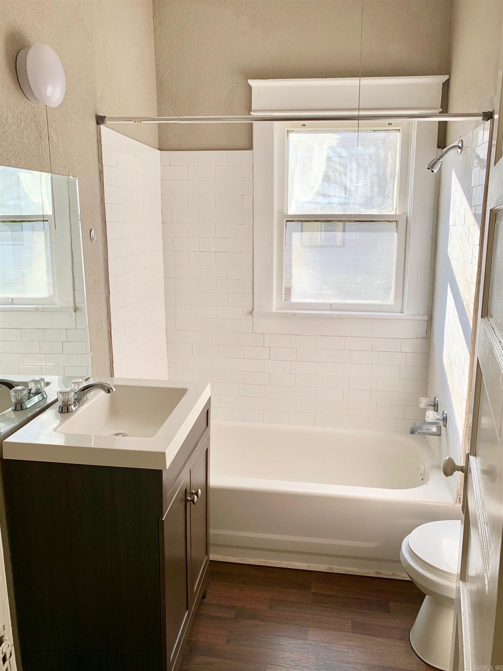 1233 Flint Property Photo 5