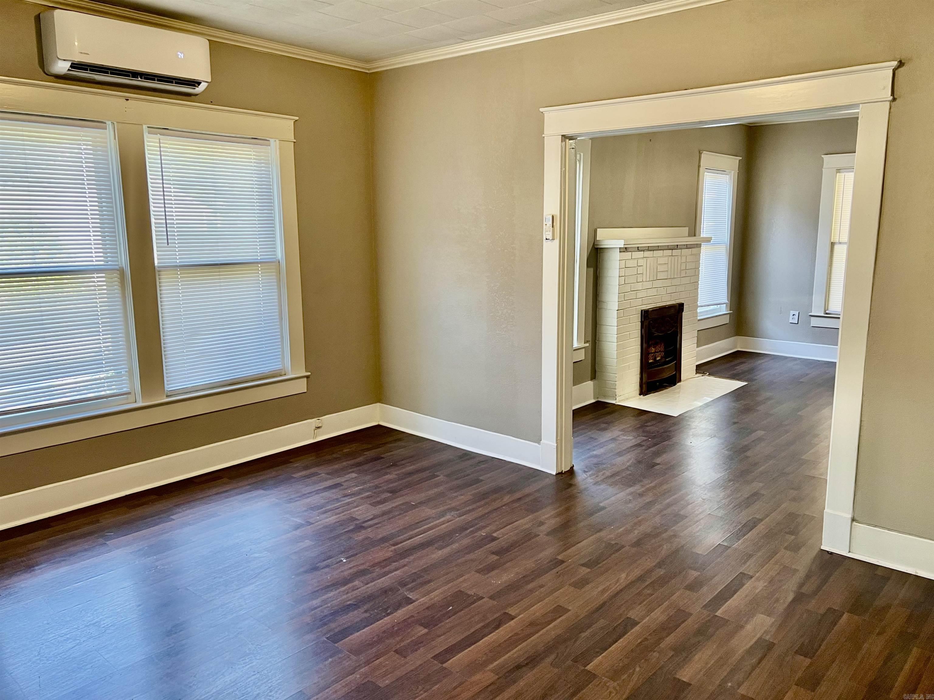 1233 Flint Property Photo 9