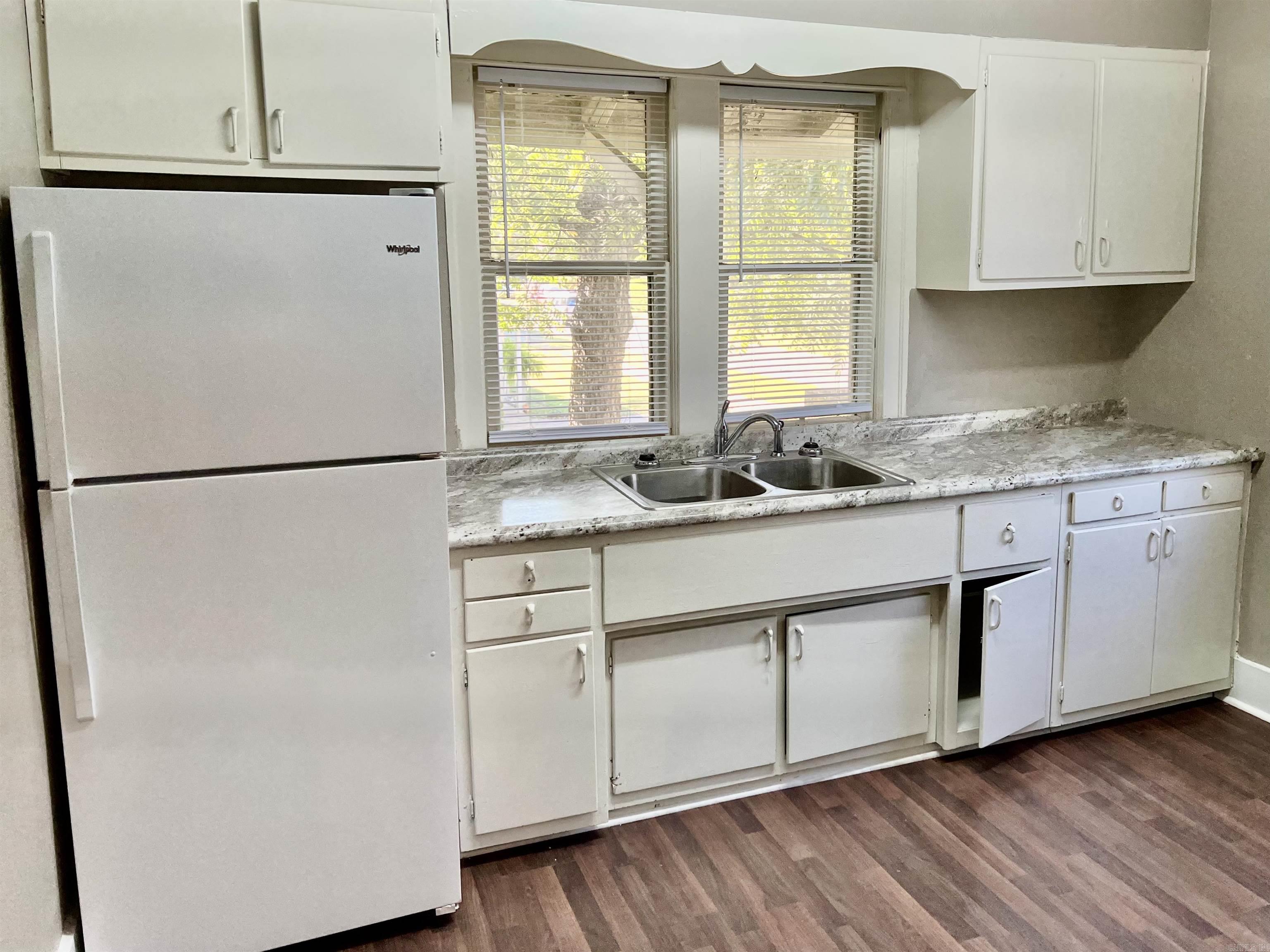 1233 Flint Property Photo 10