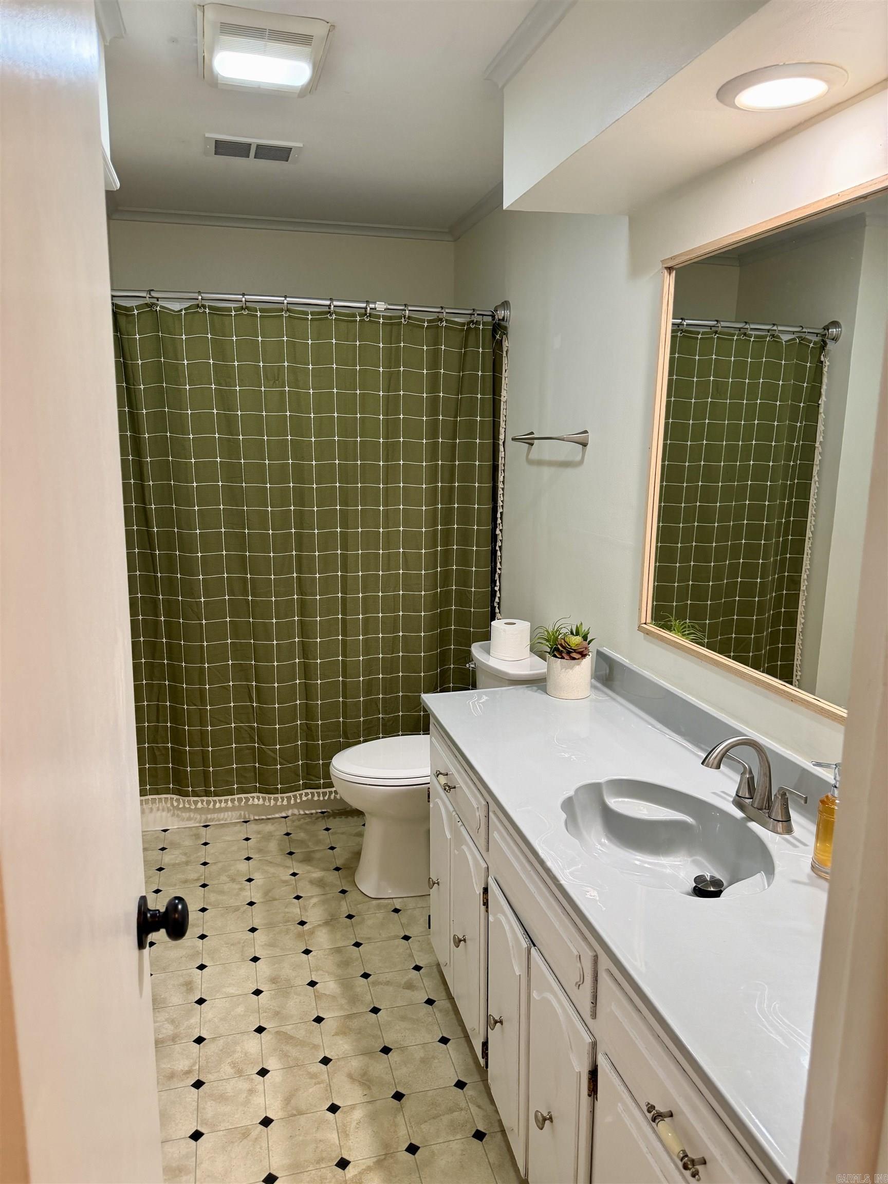 233 County Road 3780 Property Photo 20