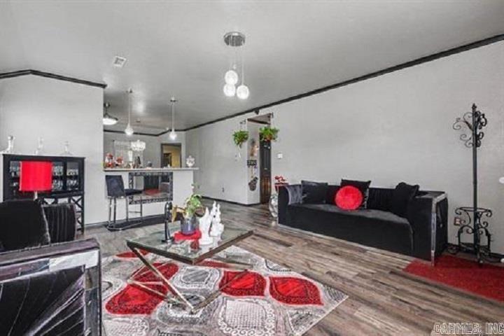 1306 Crossing Loop Property Photo 3