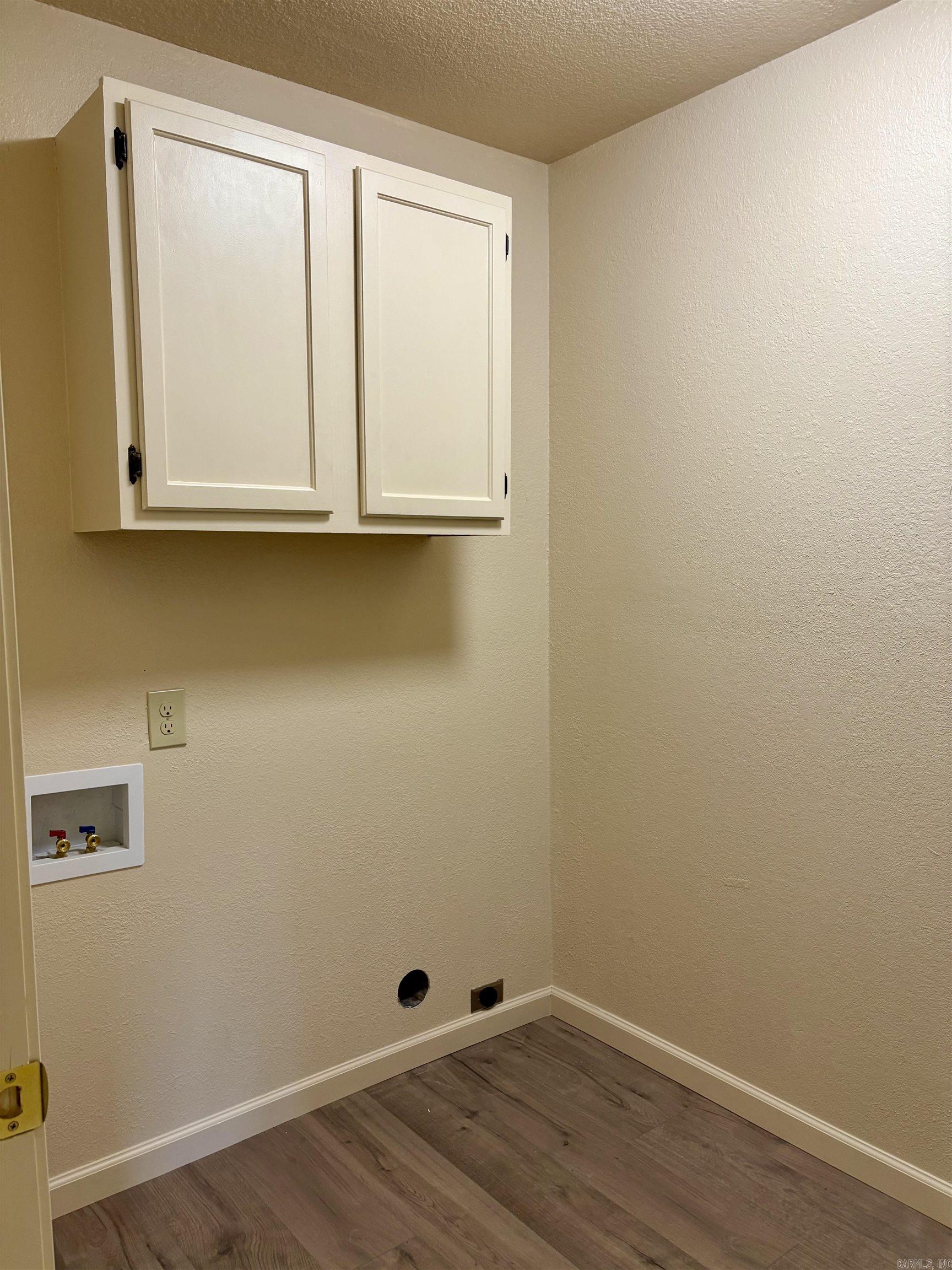 209 N Pear Street Property Photo 11