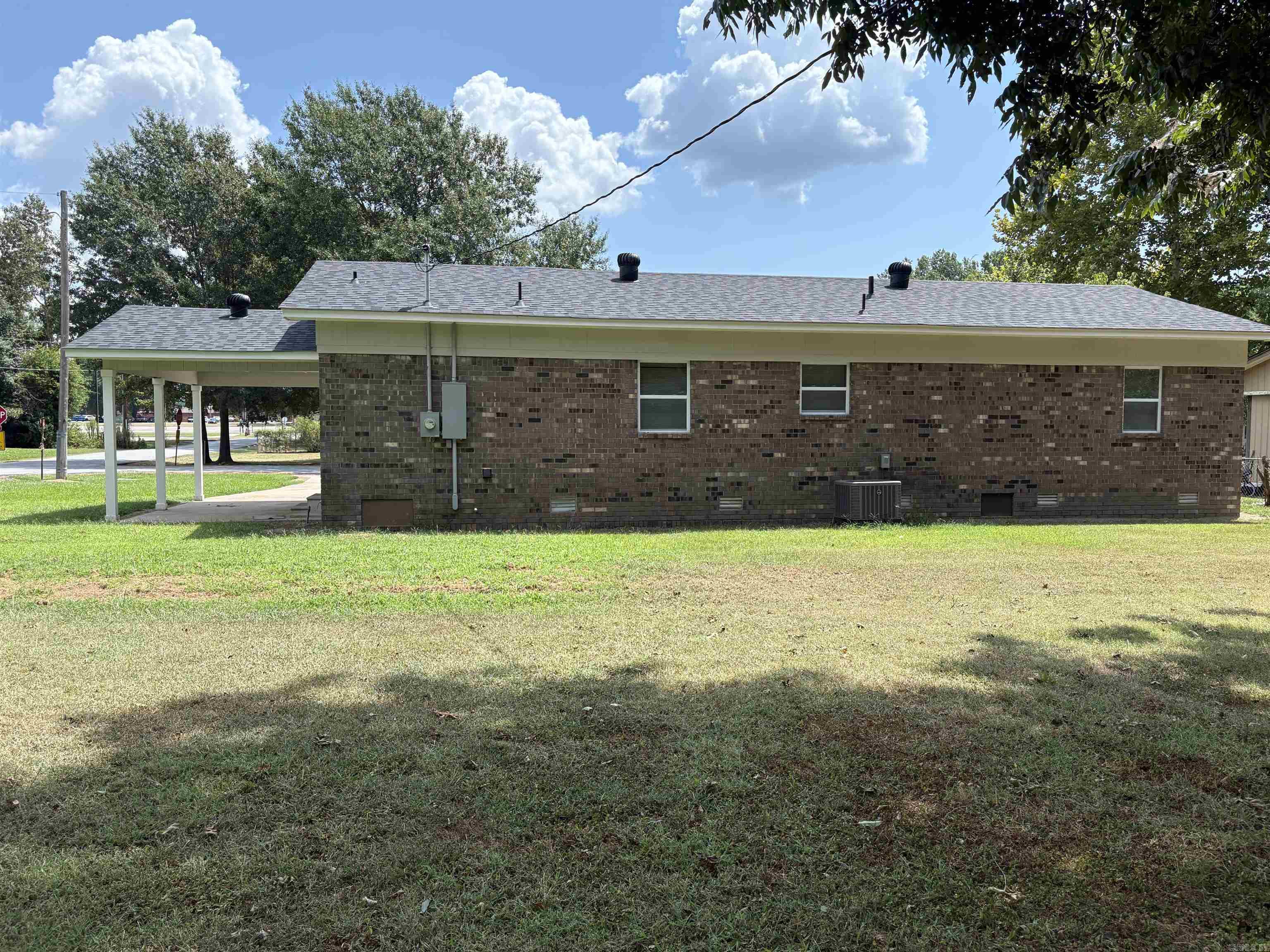 209 N Pear Street Property Photo 19