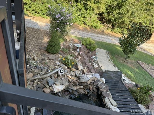 182 Tuff Property Photo 36