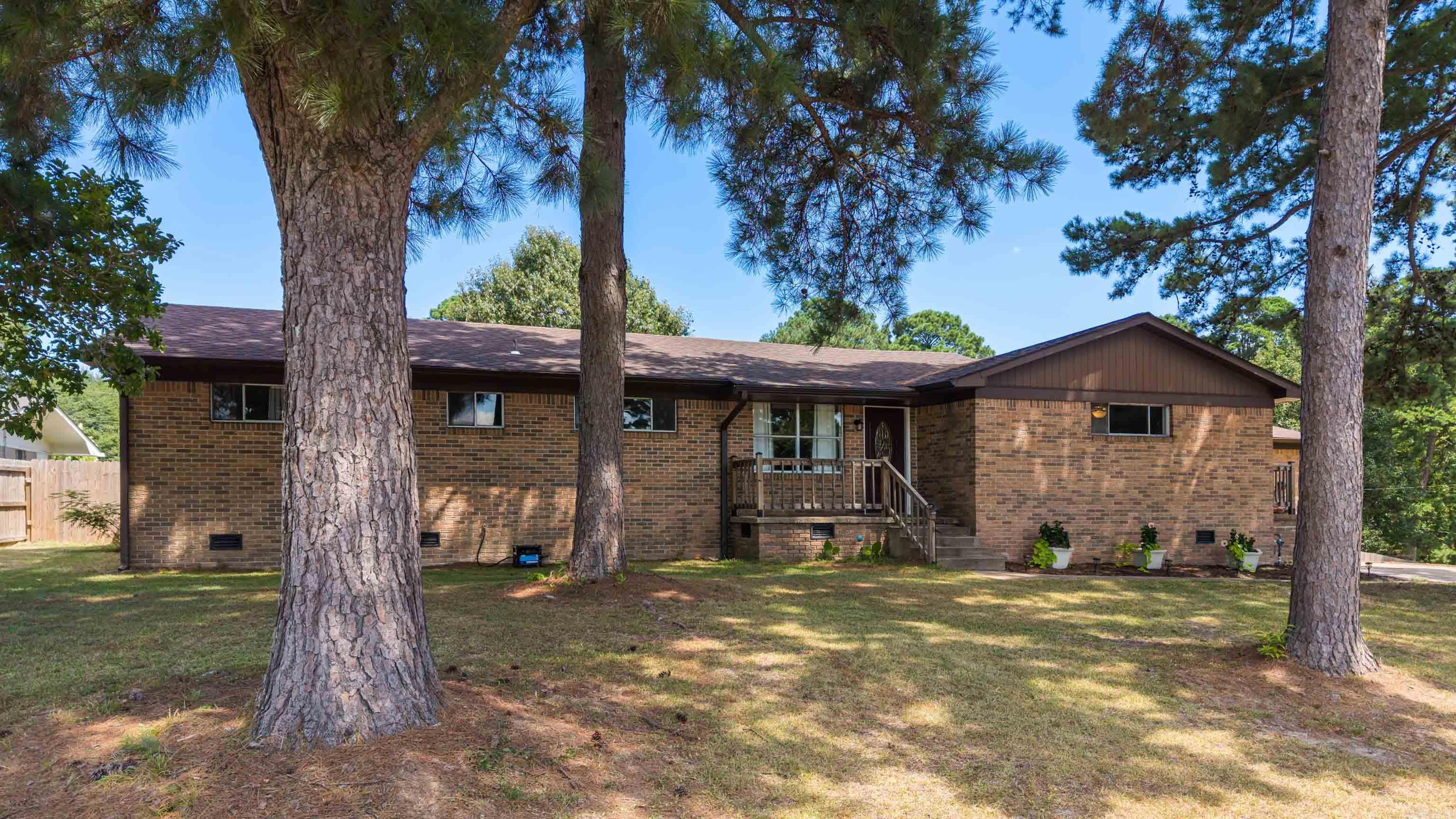 1821 E Lakeview Drive Property Photo 2