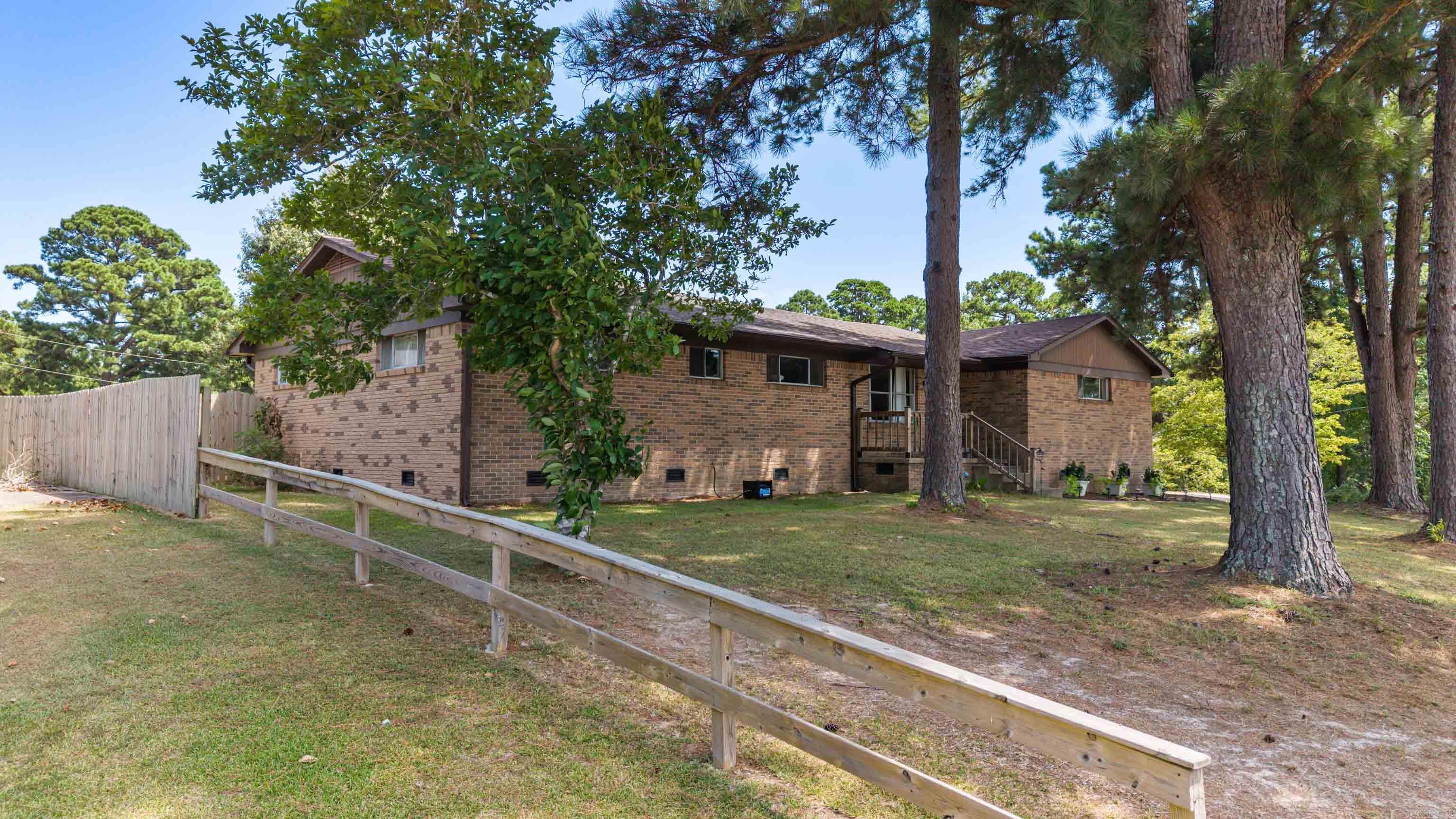1821 E Lakeview Drive Property Photo 3