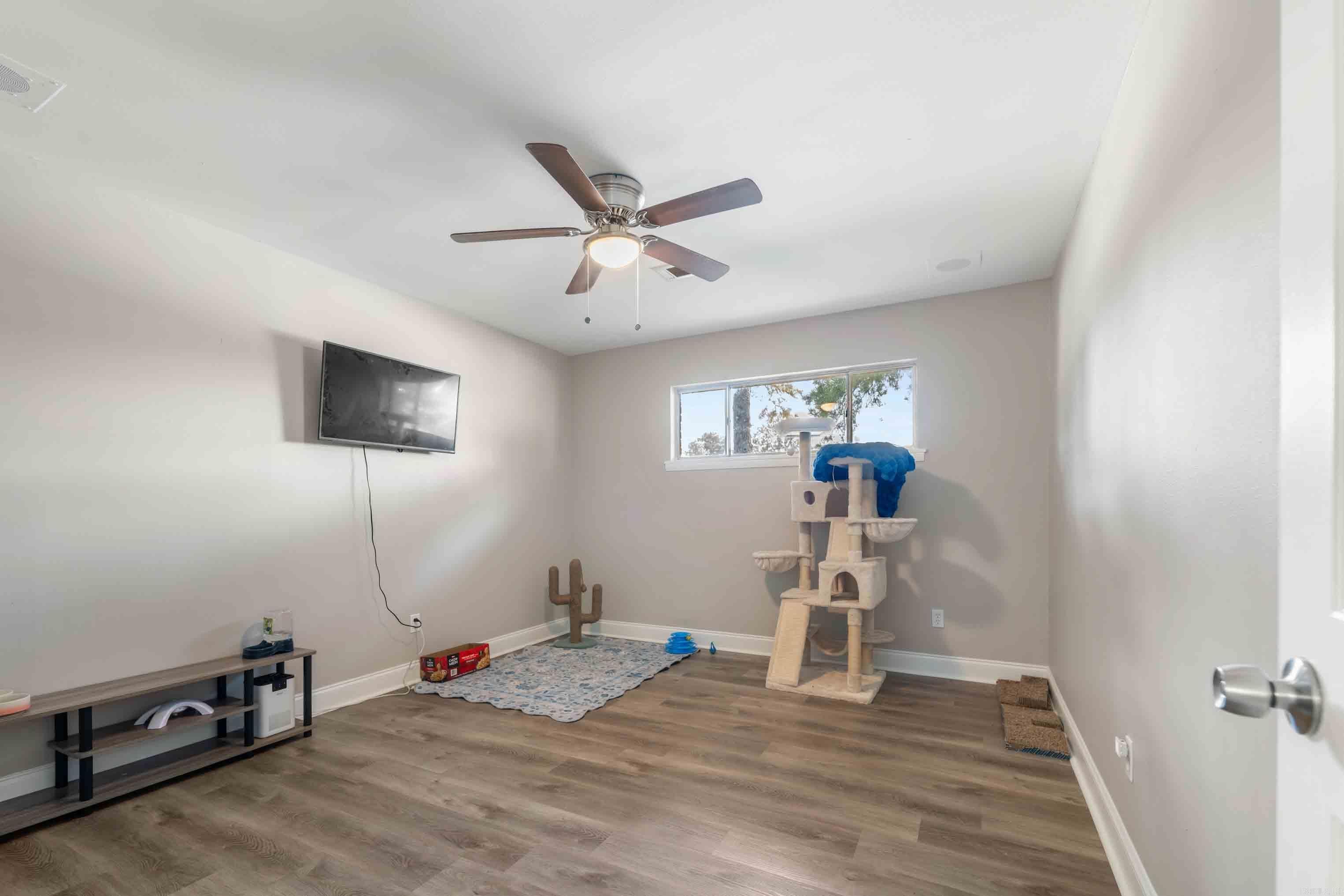 1821 E Lakeview Drive Property Photo 31