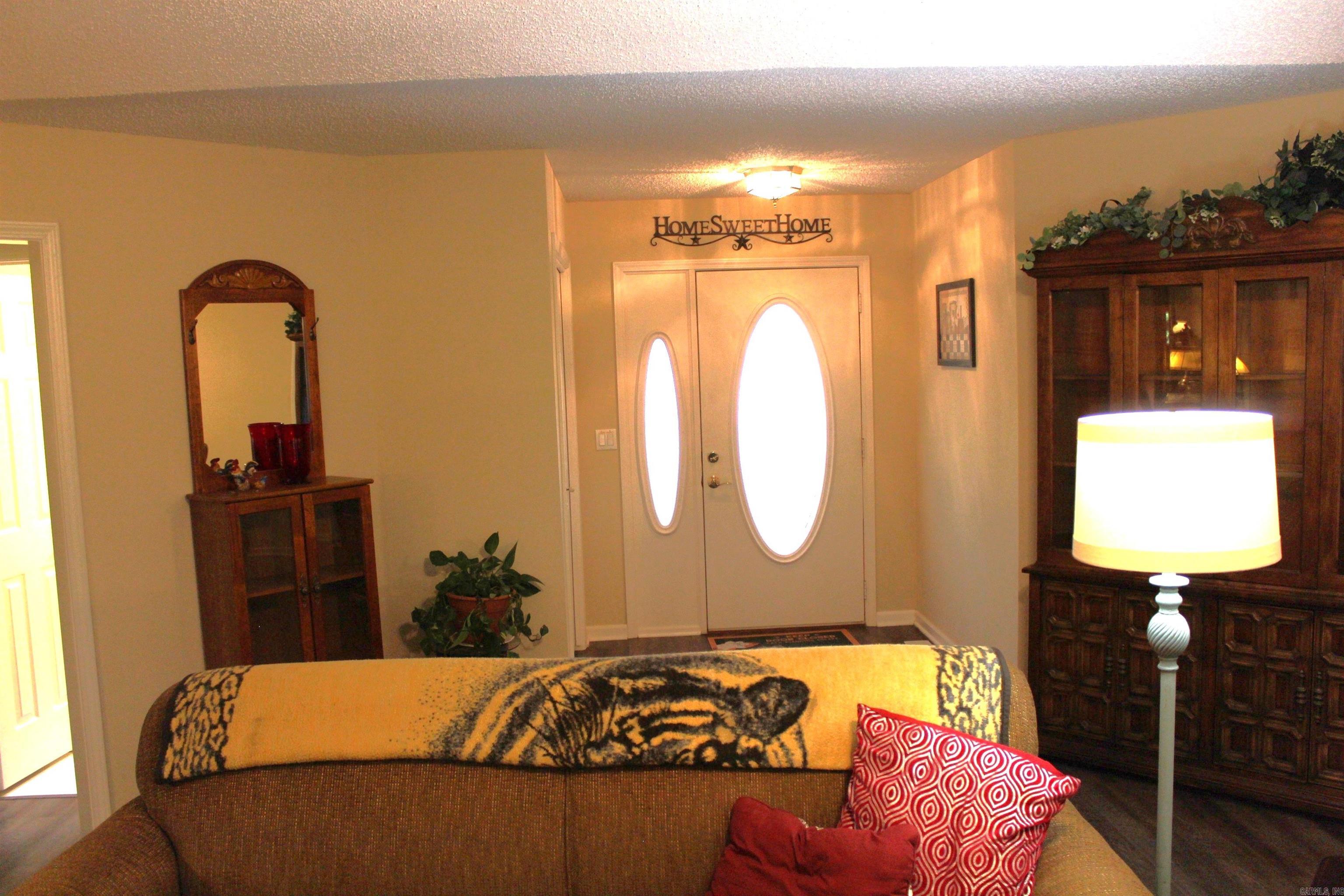 27 Almendra Lane Property Photo 3