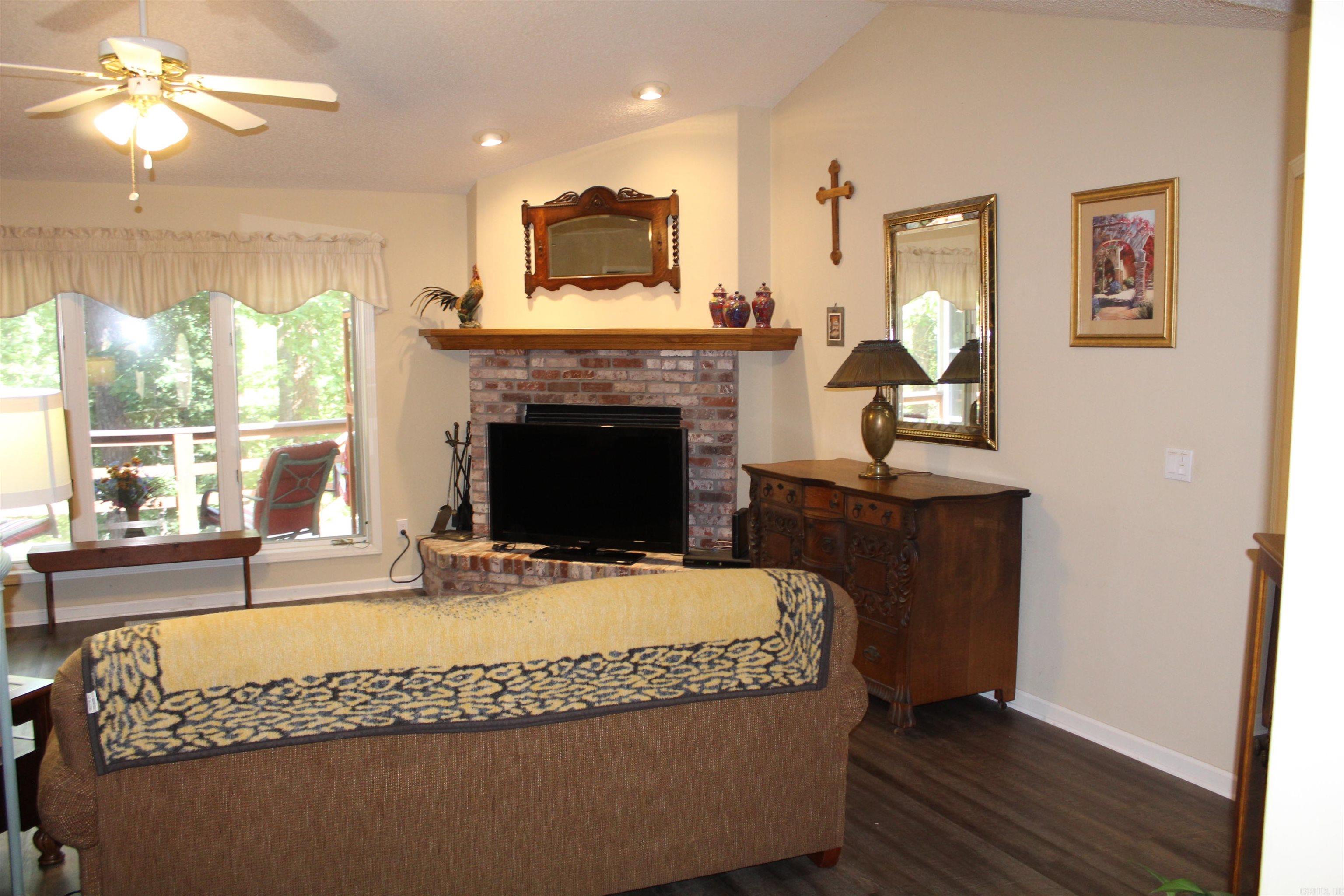 27 Almendra Lane Property Photo 4
