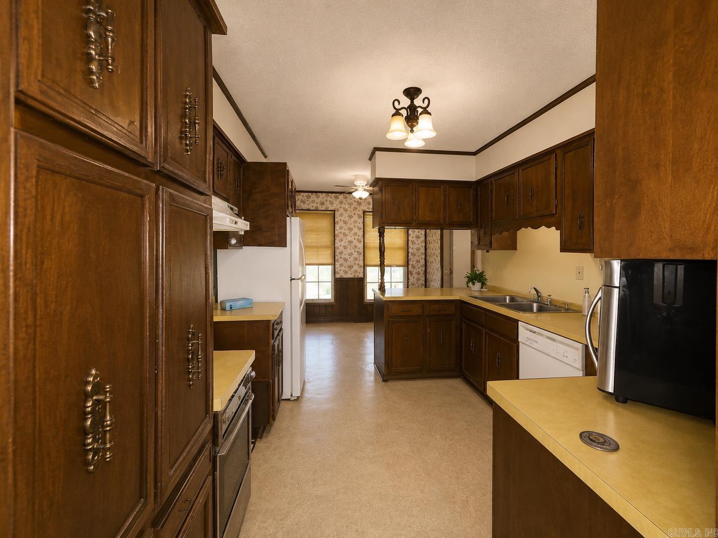 122 Berkshire Cir Property Photo 5