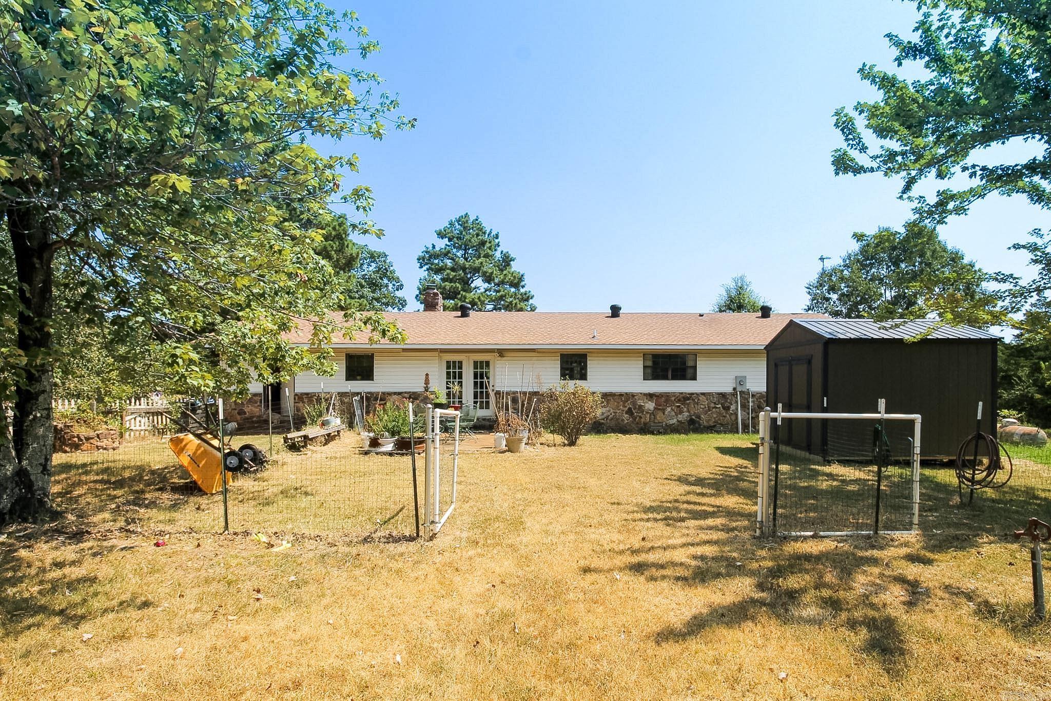 7430 Highway 367 Property Photo 2